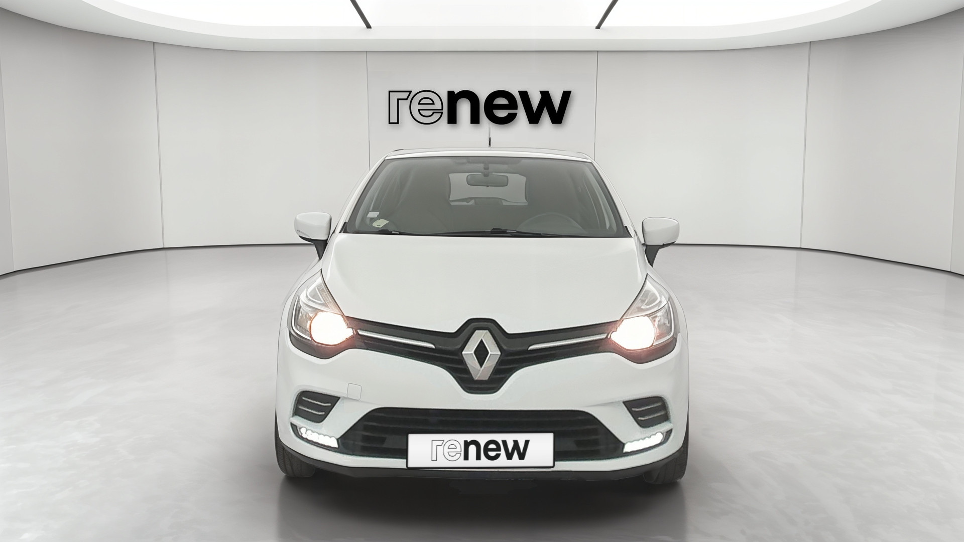 Vente en ligne Renault Clio 4 Clio dCi 75 E6C au prix de 10 290 €