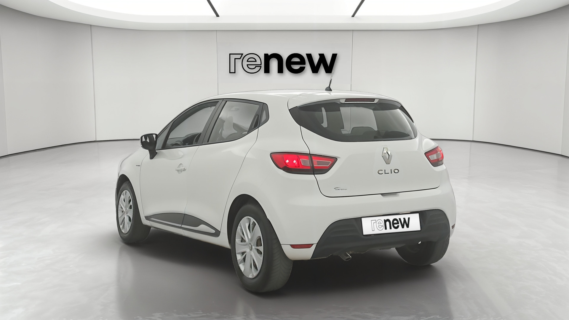 Vente en ligne Renault Clio 4 Clio dCi 75 E6C au prix de 10 290 €