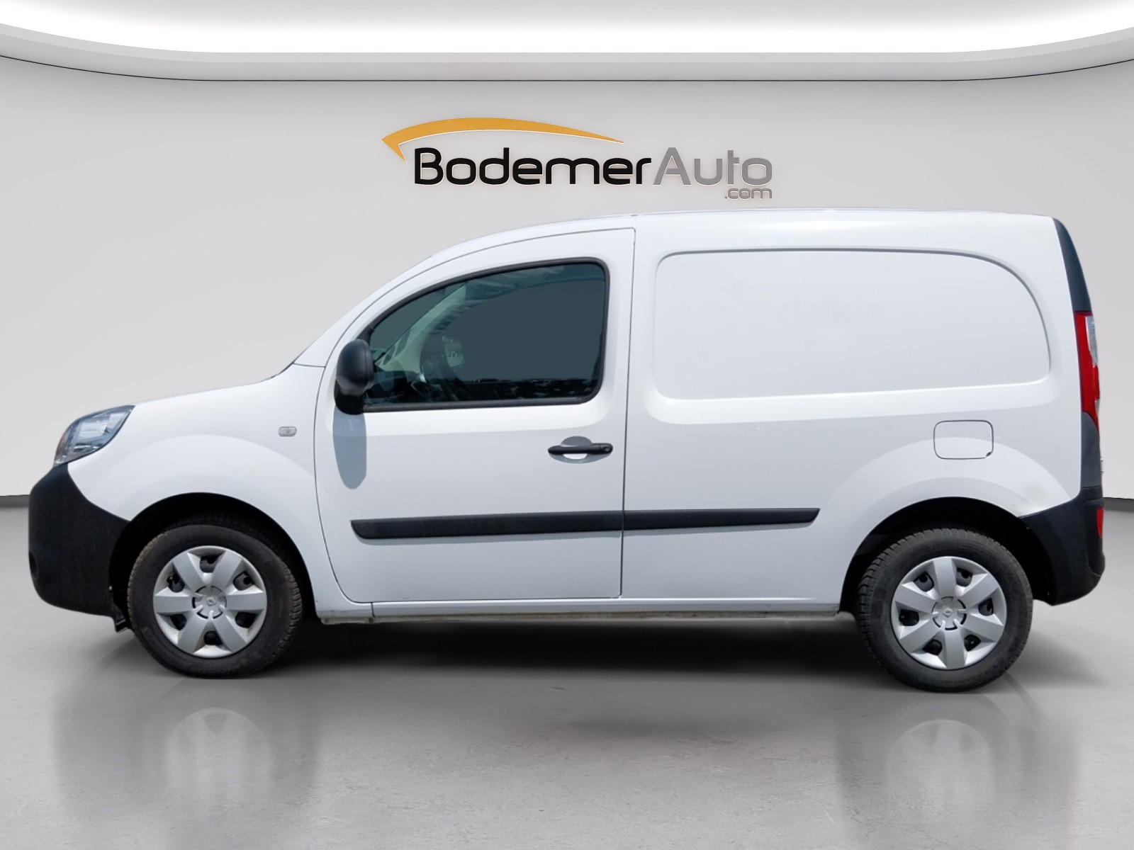 Vente en ligne Renault Kangoo Express  BLUE DCI 95 au prix de 13 990 €