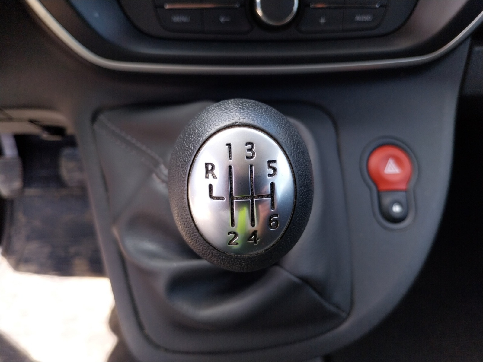 Vente en ligne Renault Kangoo Express  BLUE DCI 95 au prix de 13 990 €