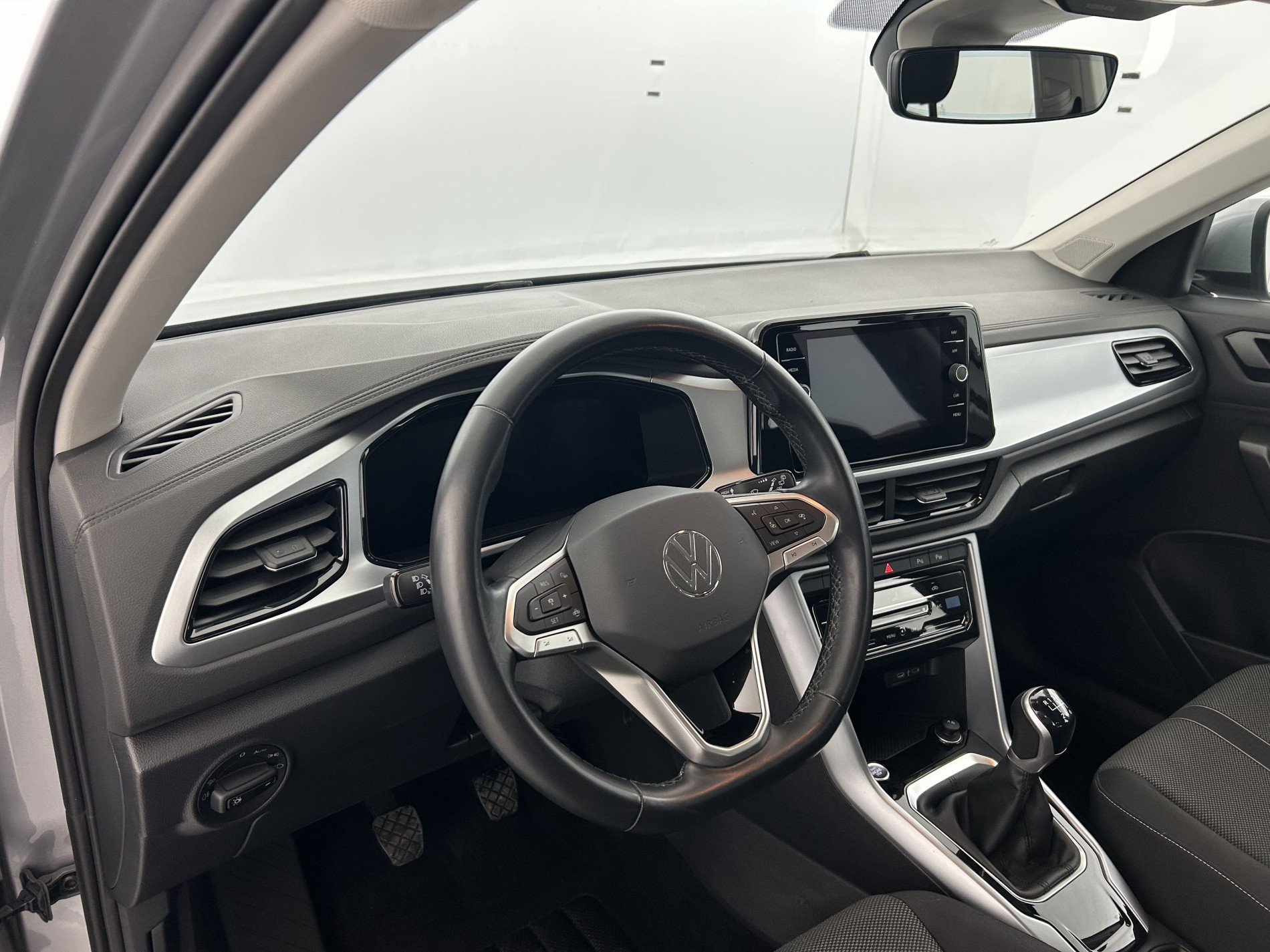 Vente en ligne Volkswagen T-Roc  1.0 TSI 110 Start/Stop BVM6 au prix de 20 990 €