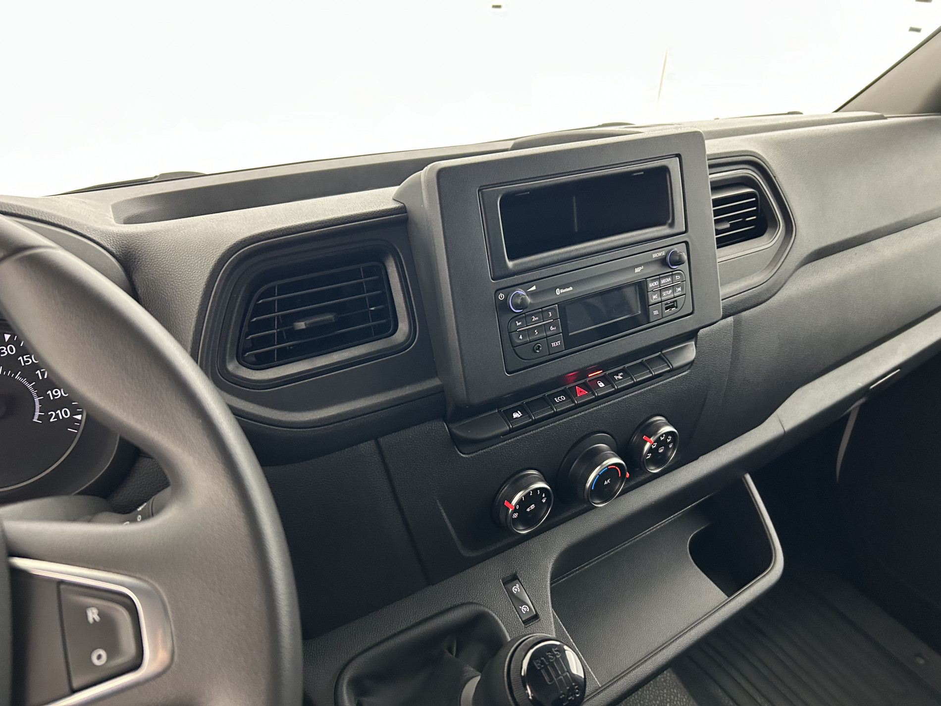 Vente en ligne Renault Master Fourgon MASTER FGN TRAC F3500 L2H2 BLUE DCI 135 au prix de 21 990 €