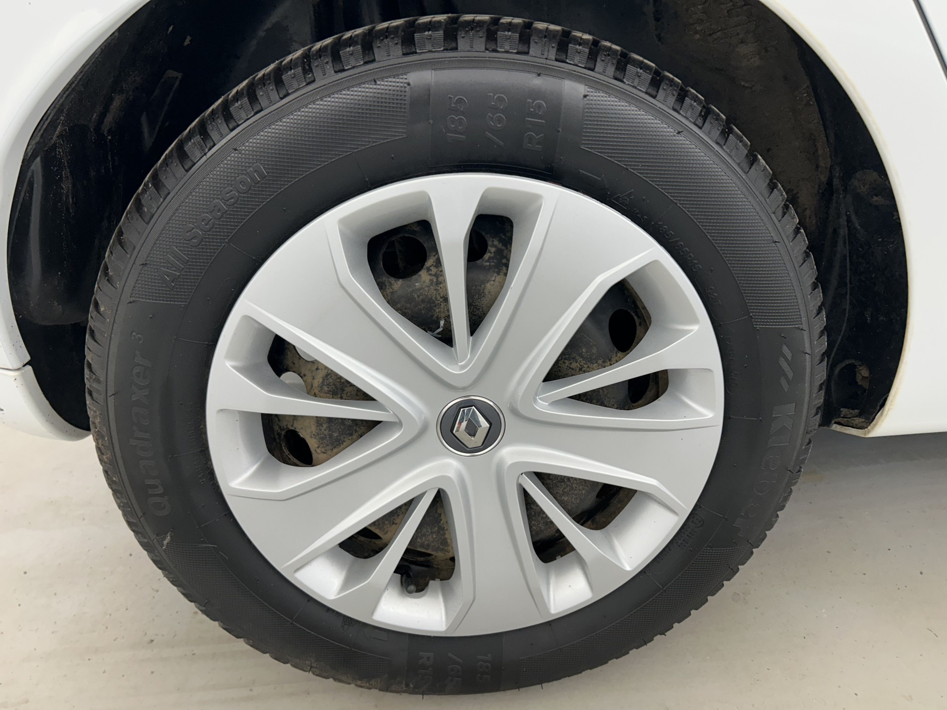 Vente en ligne Renault Clio 4 Clio dCi 75 E6C au prix de 10 290 €
