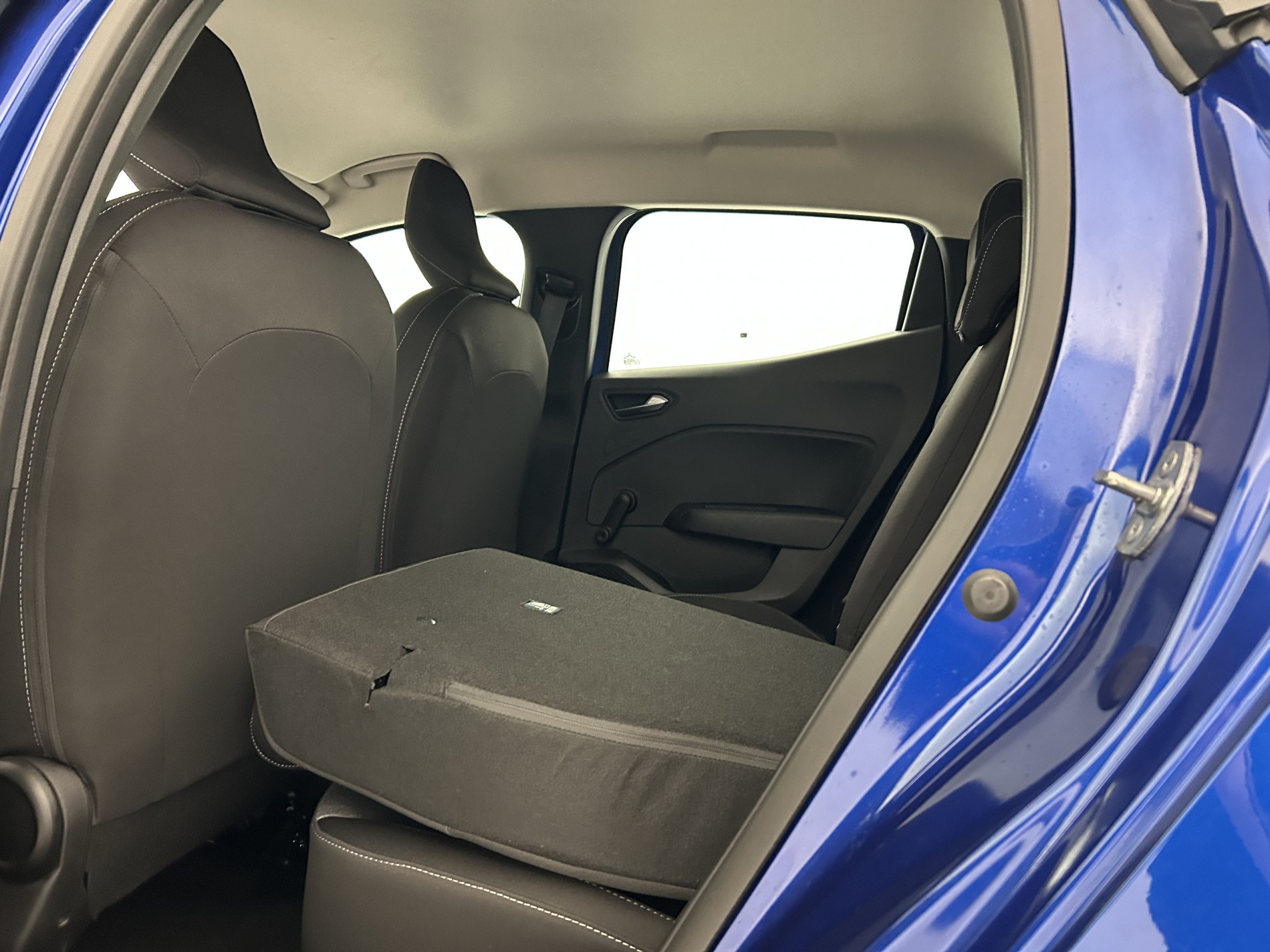 Vente en ligne Renault Clio 5 Clio Blue dCi 100 ch GSR2 au prix de 16 390 €