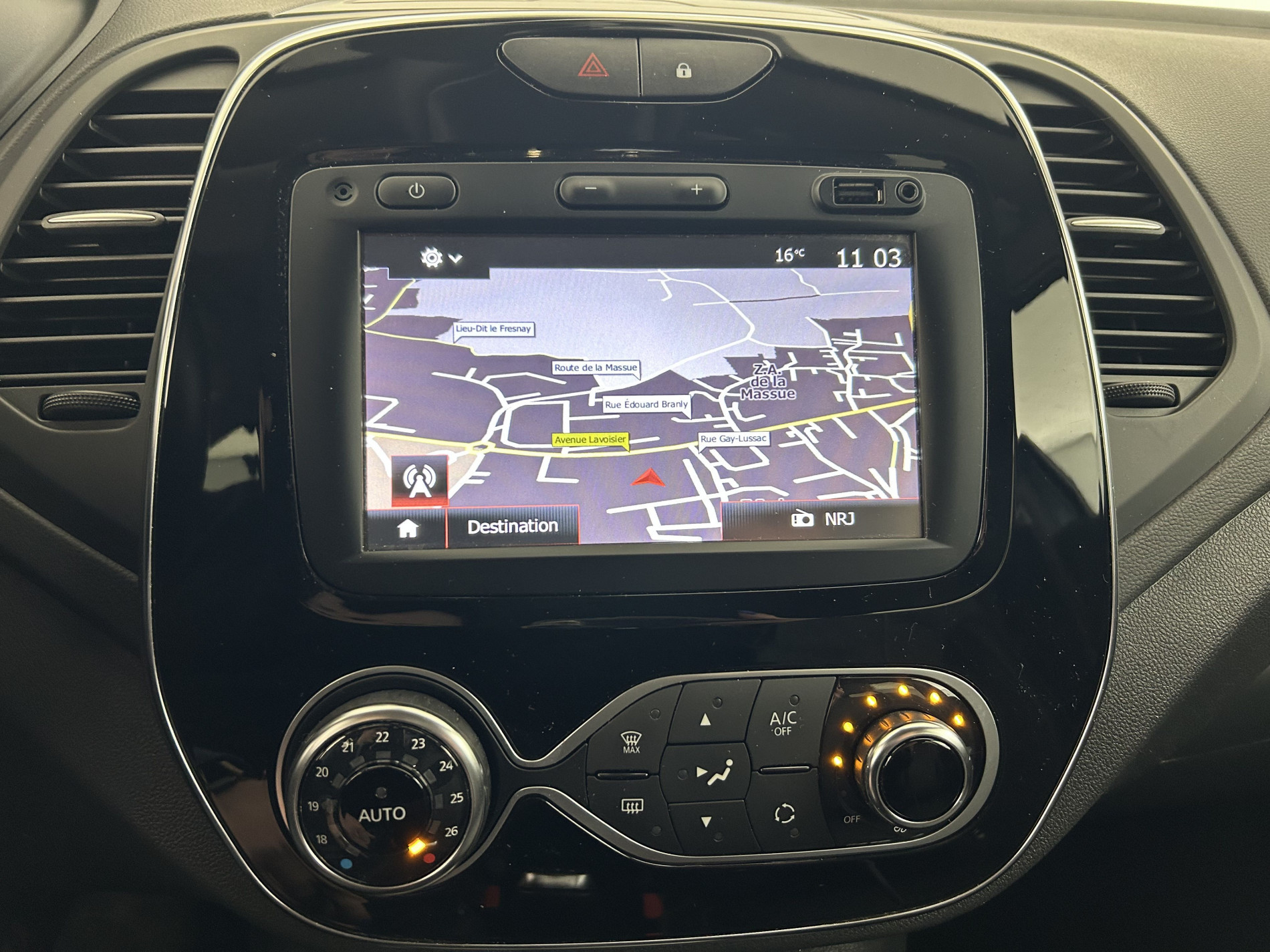 Vente en ligne Renault Captur  dCi 90 au prix de 12 290 €