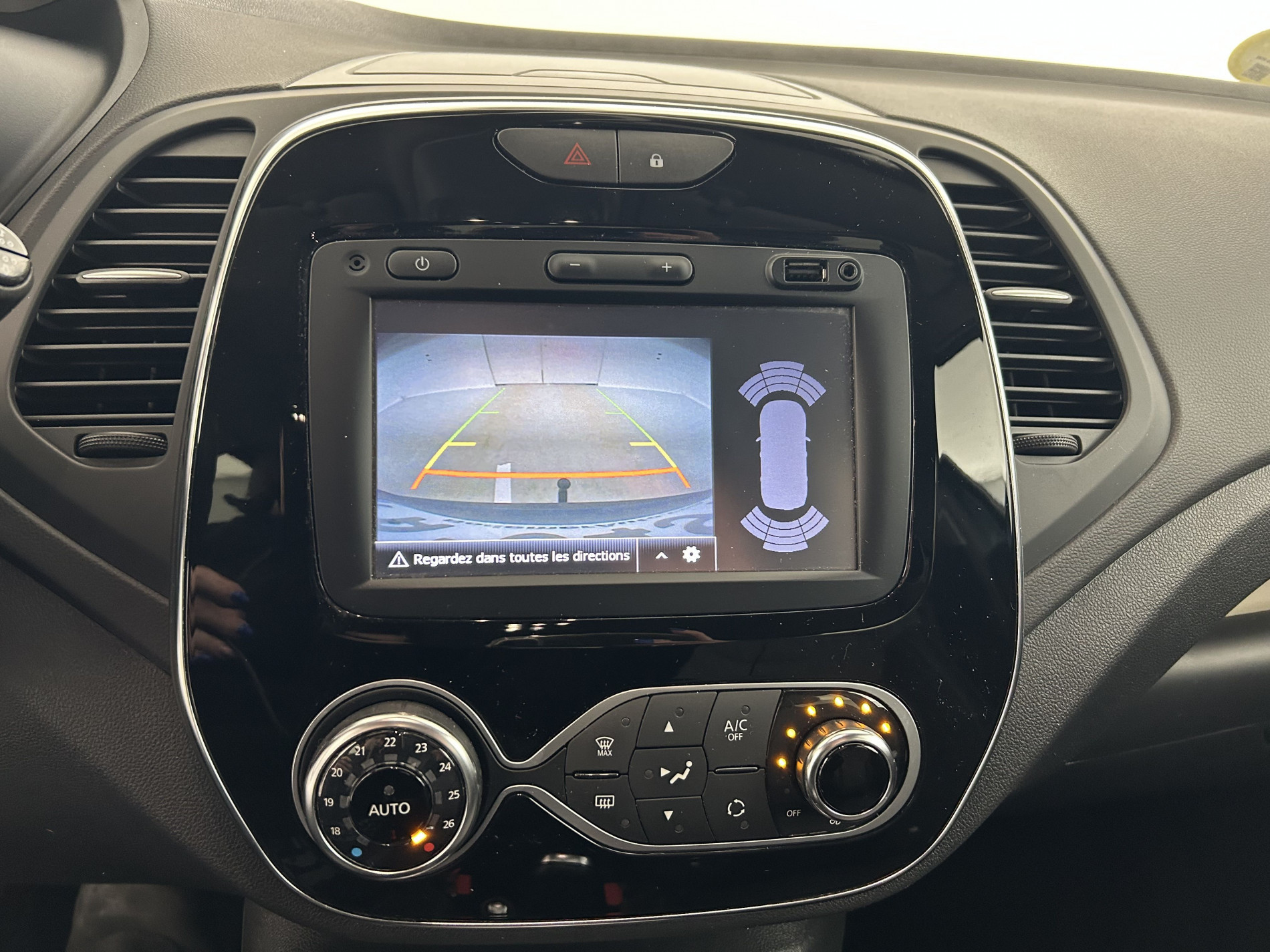 Vente en ligne Renault Captur  dCi 90 au prix de 12 290 €