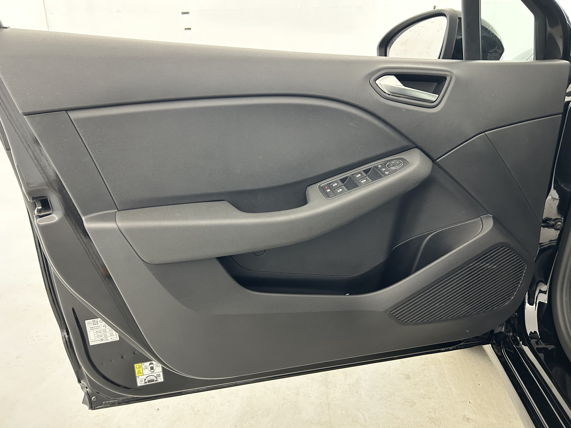Vente en ligne Renault Clio 5 Clio E-Tech full hybrid 145 au prix de 17 990 €