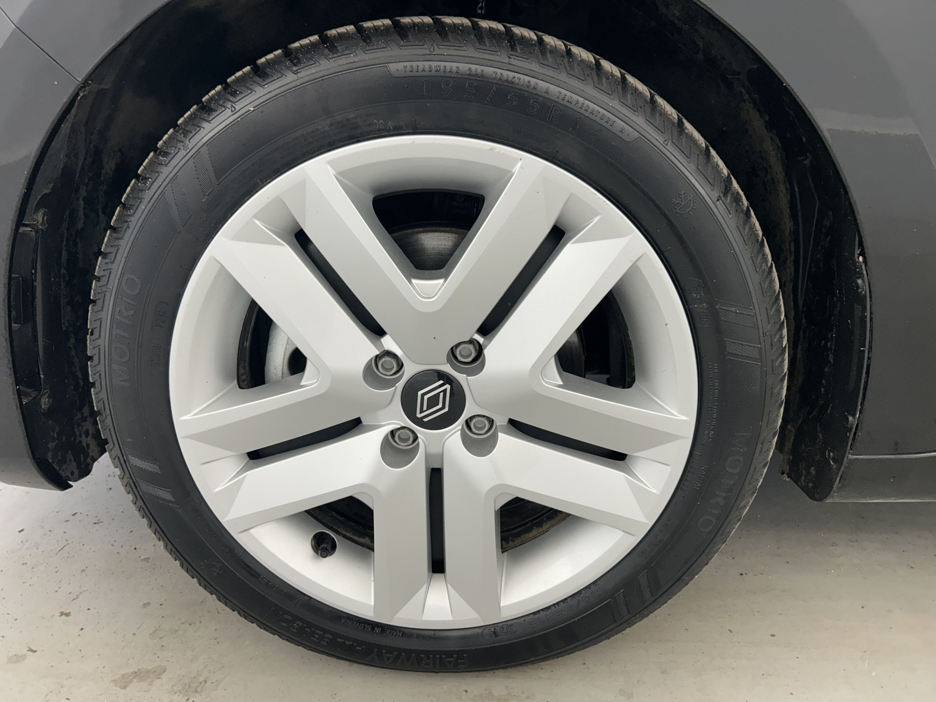 Vente en ligne Renault Clio 5 Clio E-Tech full hybrid 145 au prix de 17 990 €