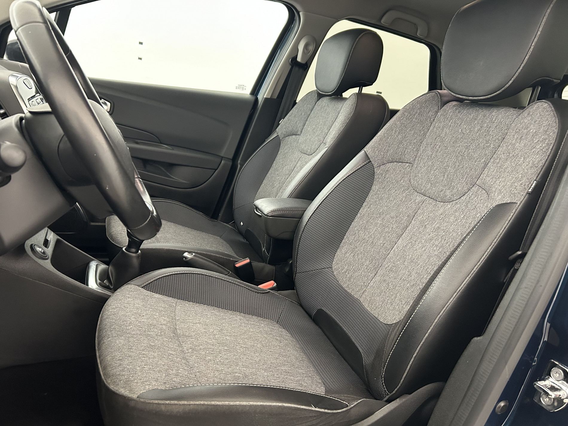 Vente en ligne Renault Captur  dCi 90 au prix de 12 290 €
