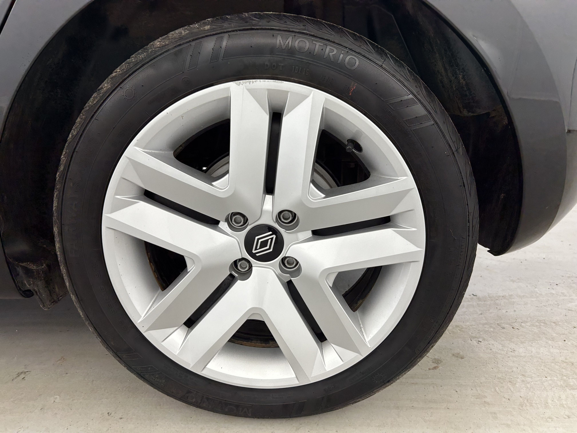 Vente en ligne Renault Clio 5 Clio E-Tech full hybrid 145 au prix de 17 990 €