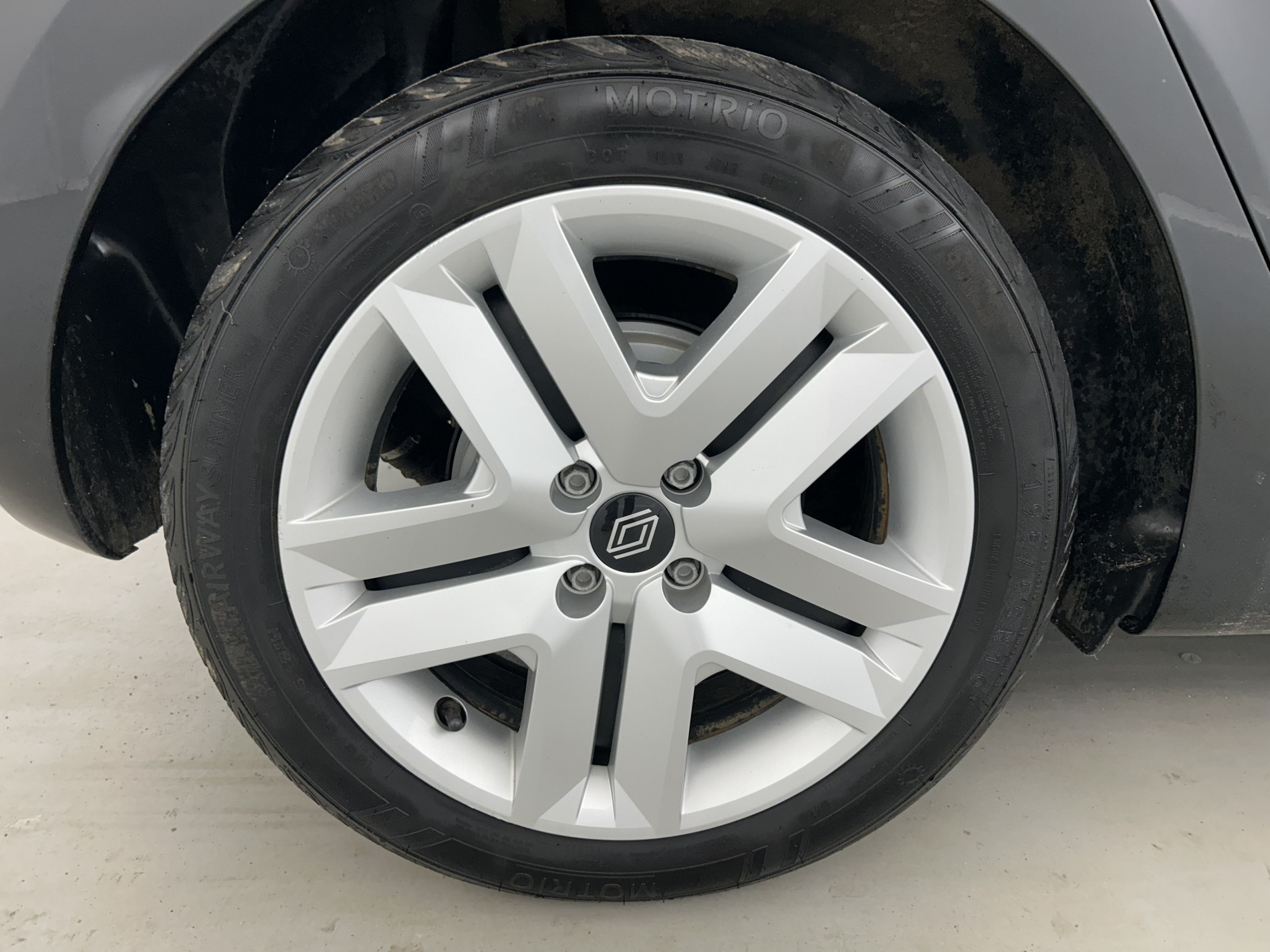 Vente en ligne Renault Clio 5 Clio E-Tech full hybrid 145 au prix de 17 990 €