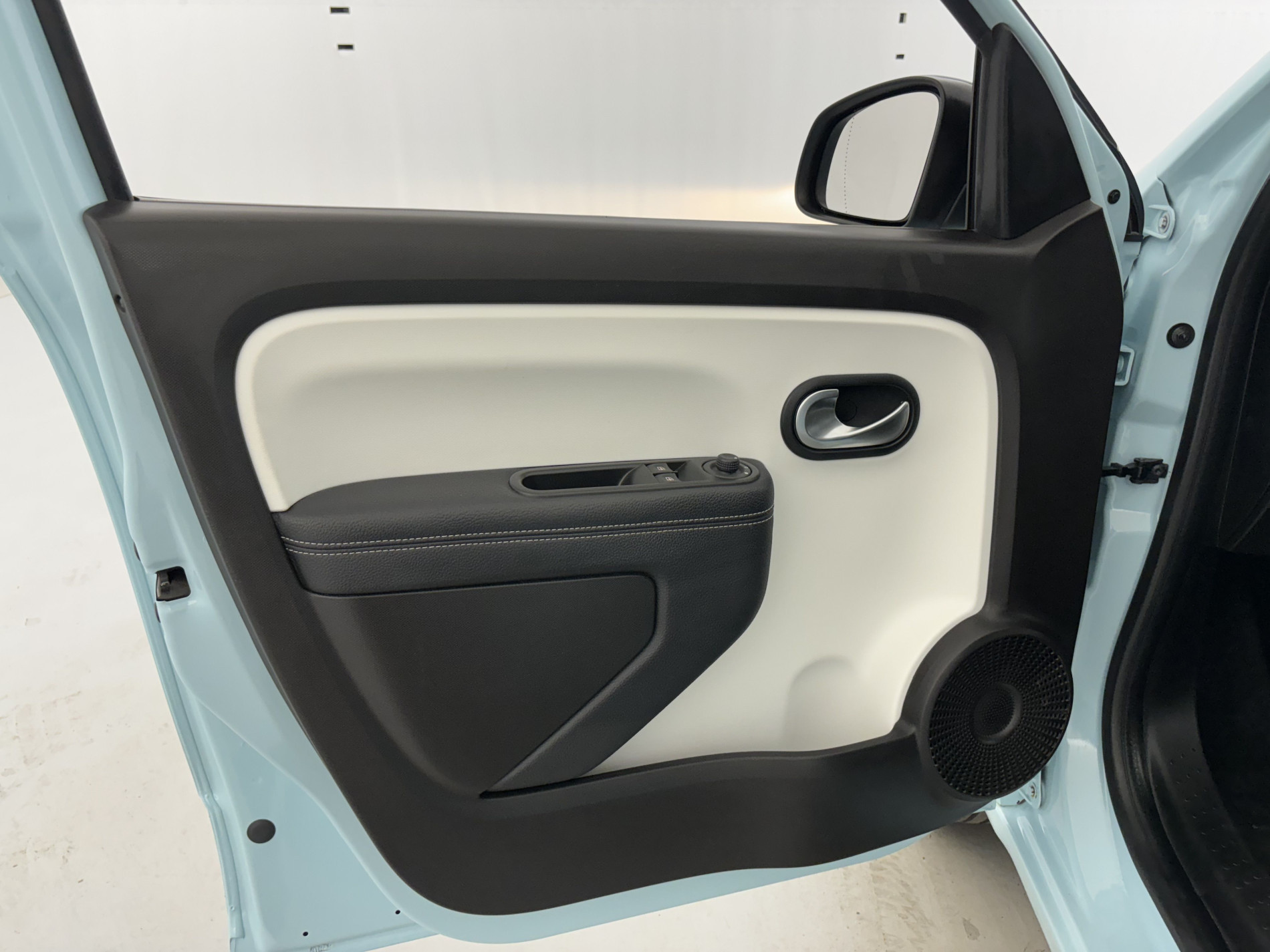 Vente en ligne Renault Twingo Electrique Twingo III E-Tech au prix de 10 990 €