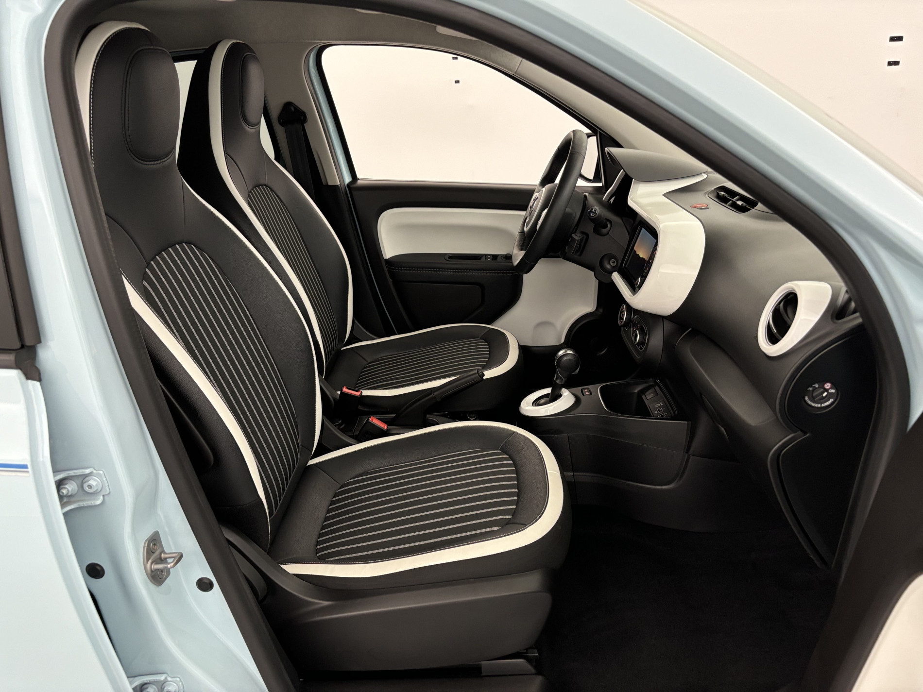 Vente en ligne Renault Twingo Electrique Twingo III E-Tech au prix de 10 990 €