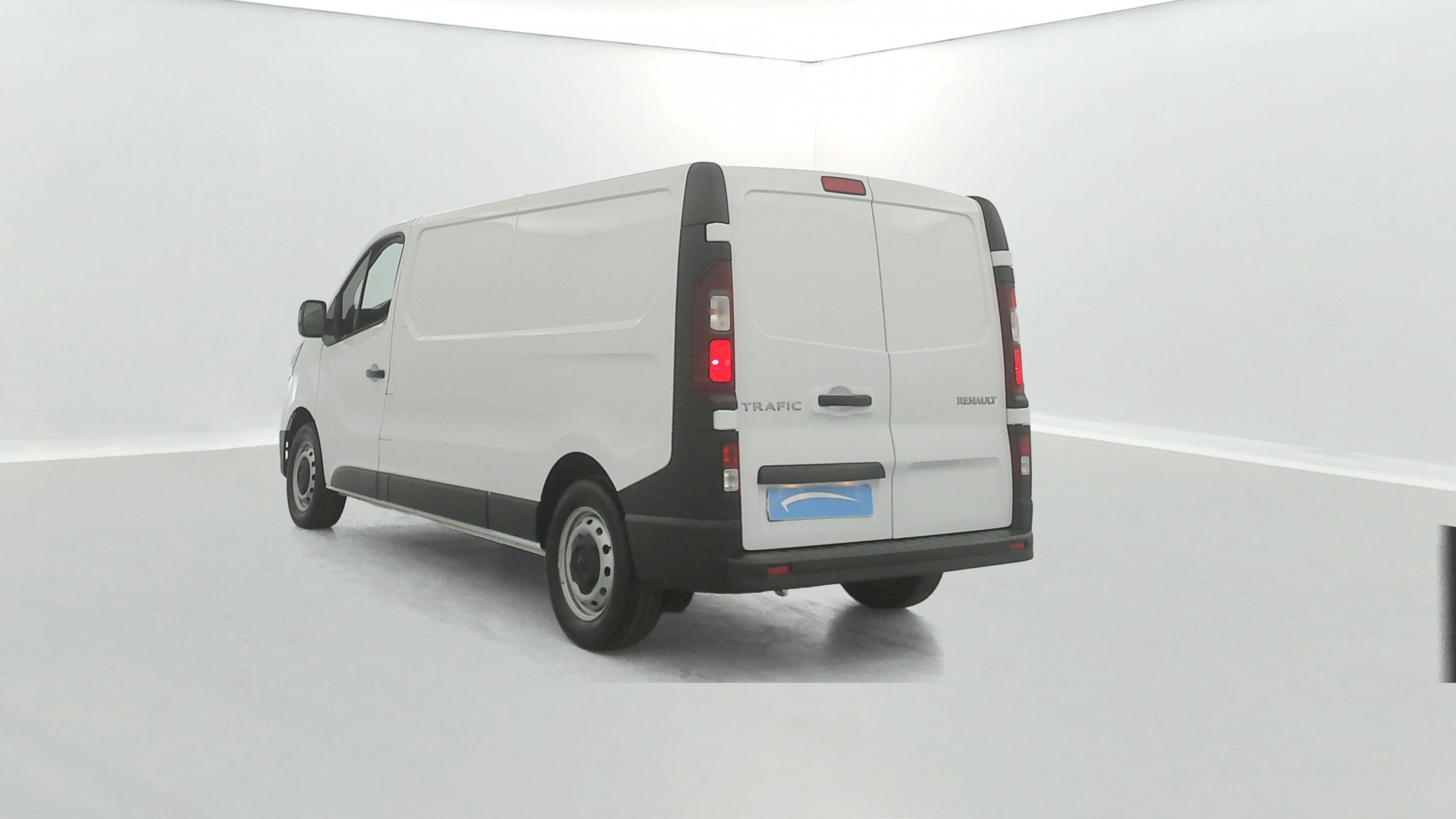 Vente en ligne Renault Trafic 3 Fourgon TRAFIC FGN L2H1 3000 KG BLUE DCI 130 au prix de 23 990 €