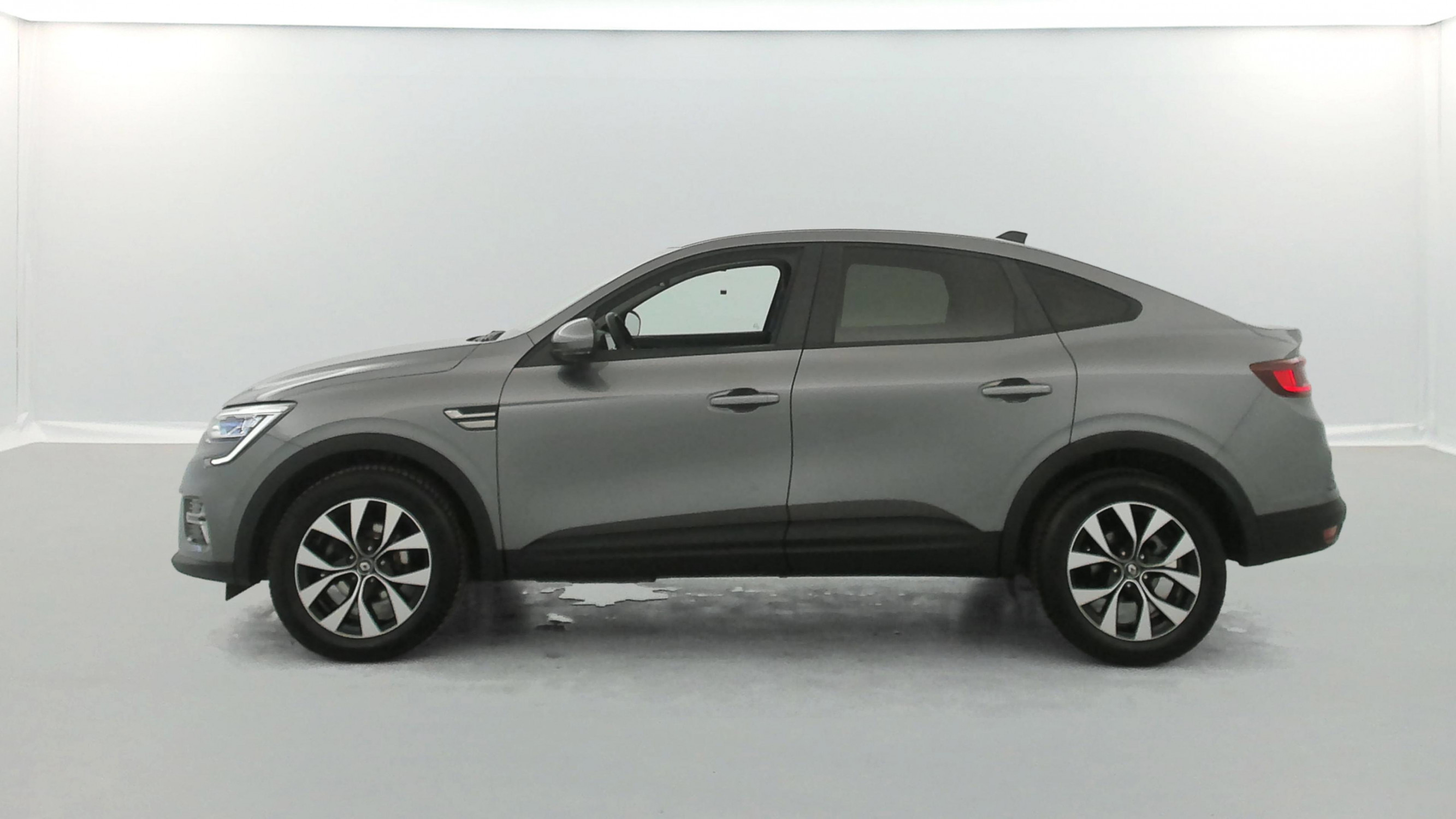 Vente en ligne Renault Arkana  mild hybrid 140 EDC FAP - 22 au prix de 20 990 €