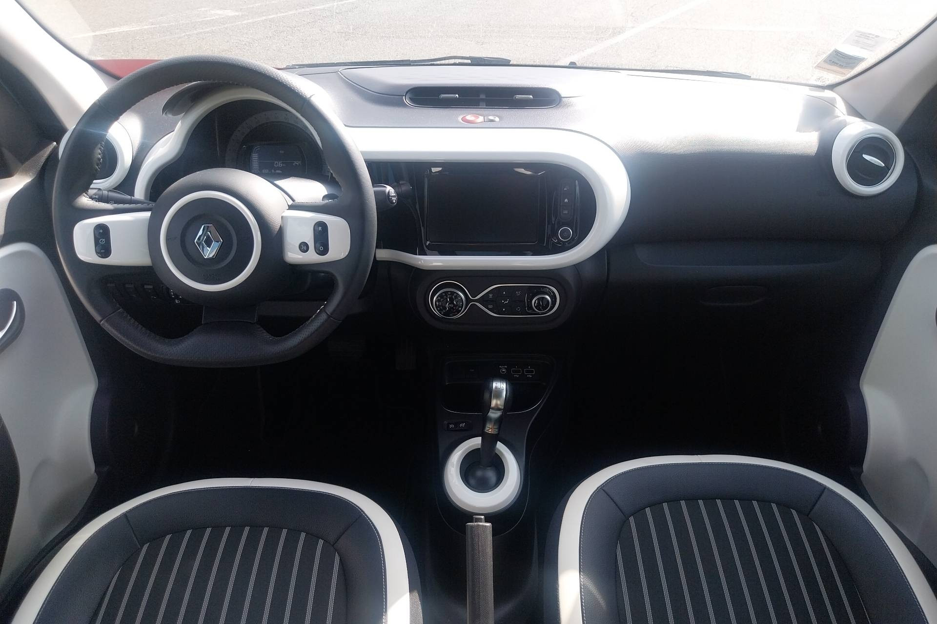 Vente en ligne Renault Twingo Electrique Twingo III E-Tech au prix de 10 990 €