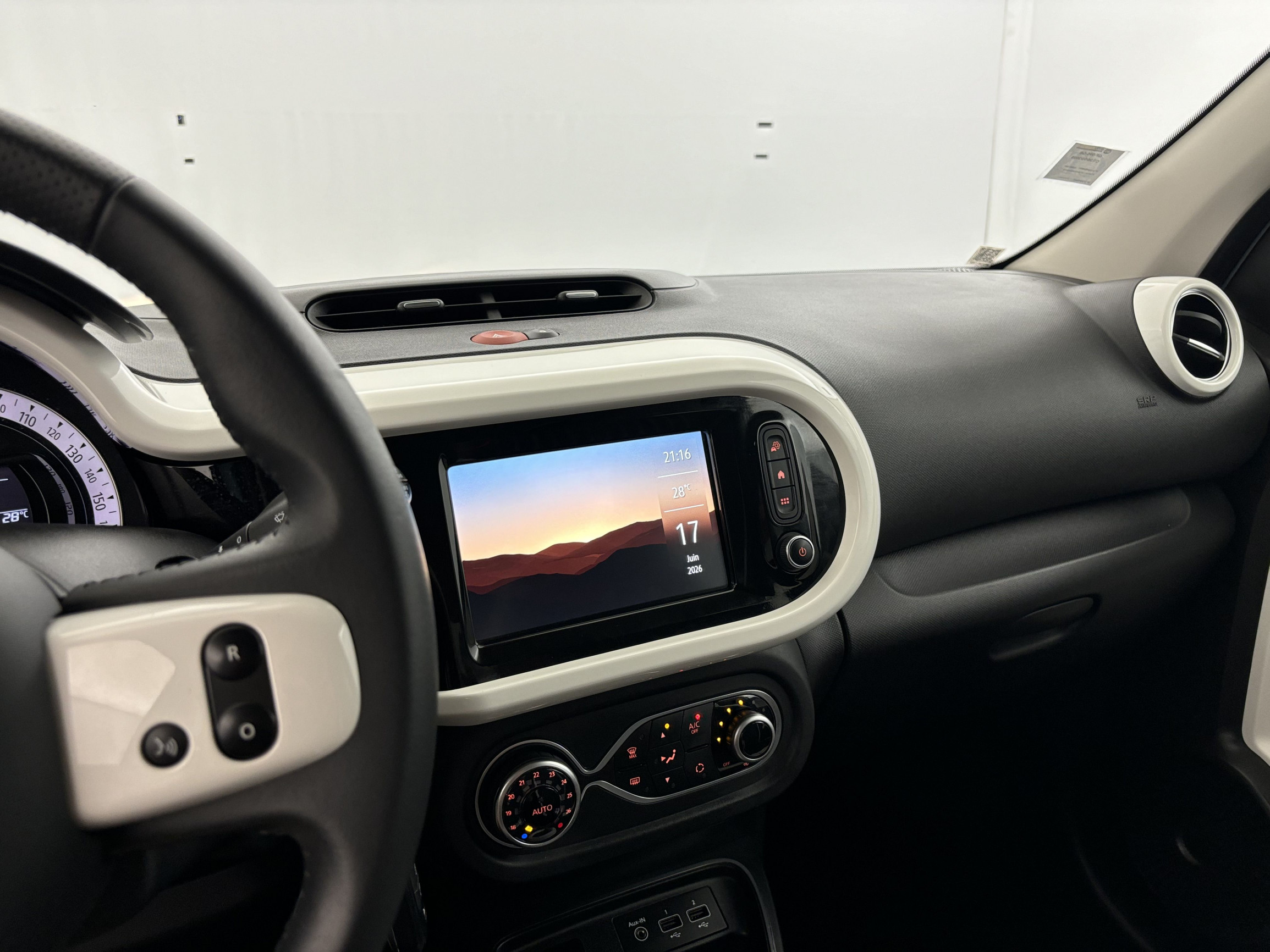 Vente en ligne Renault Twingo Electrique Twingo III E-Tech au prix de 10 990 €