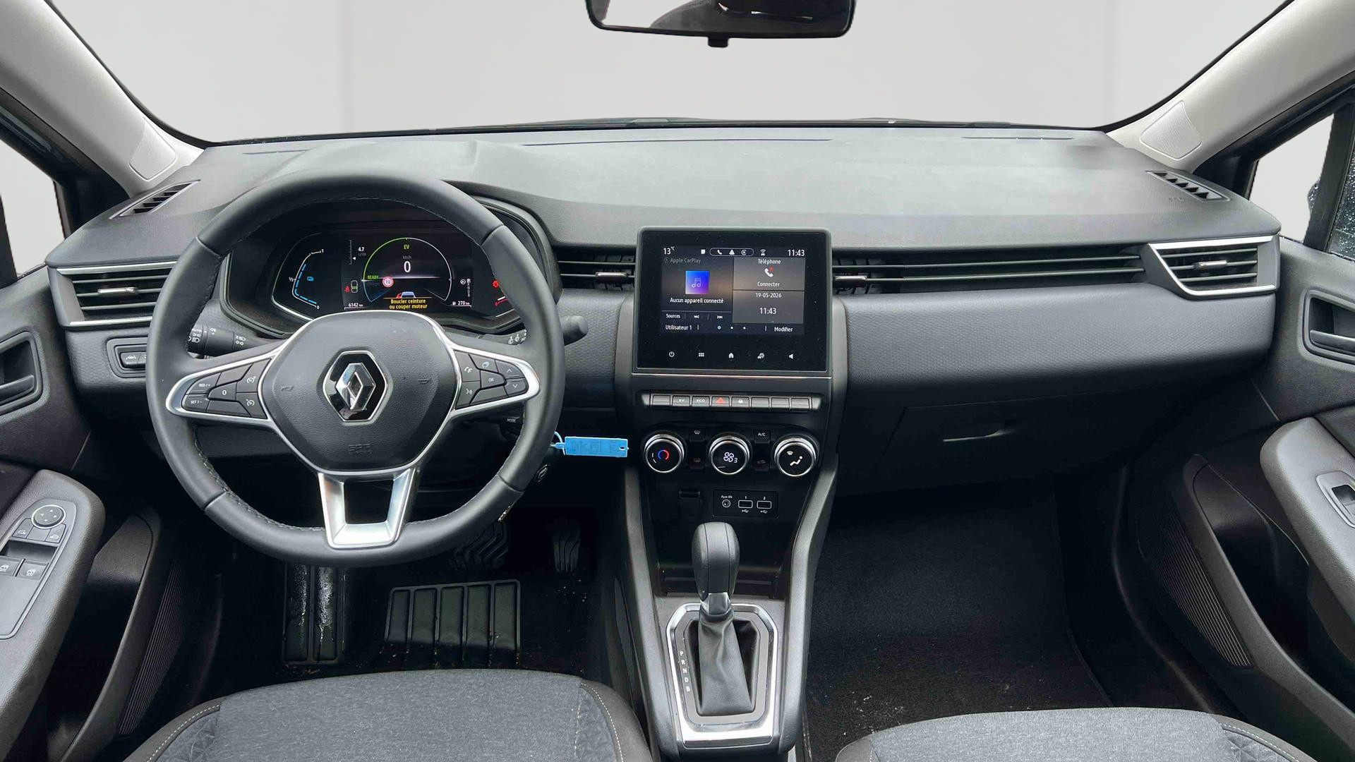 Vente en ligne Renault Clio 5 Clio E-Tech full hybrid 145 au prix de 17 990 €