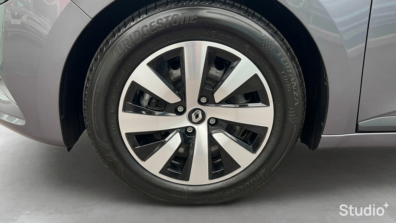 Vente en ligne Renault Clio 5 Clio E-Tech full hybrid 145 au prix de 17 990 €