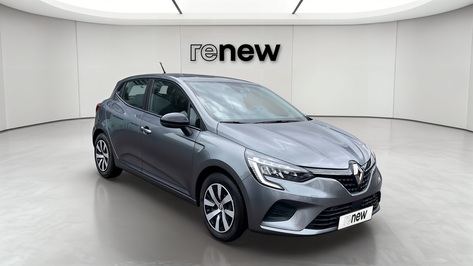 Vente en ligne Renault Clio 5 Clio E-Tech full hybrid 145 au prix de 17 990 €
