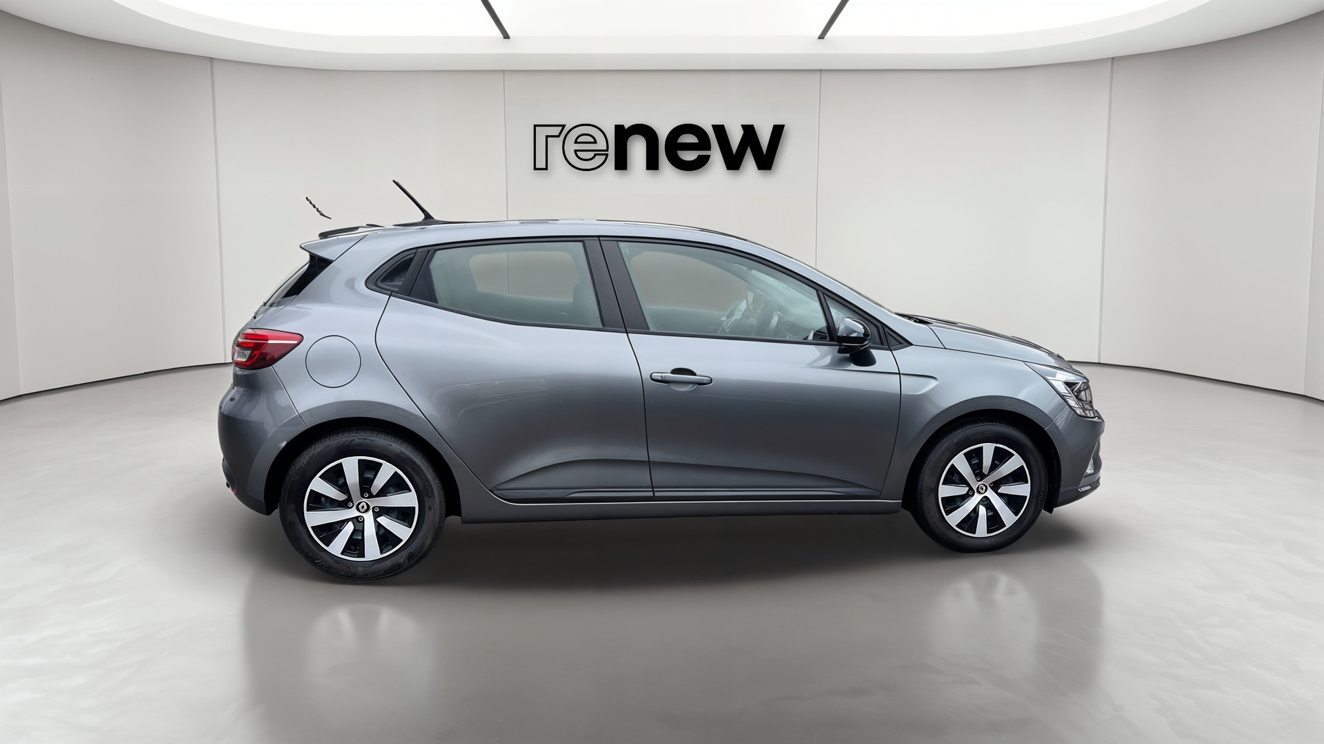 Vente en ligne Renault Clio 5 Clio E-Tech full hybrid 145 au prix de 17 990 €