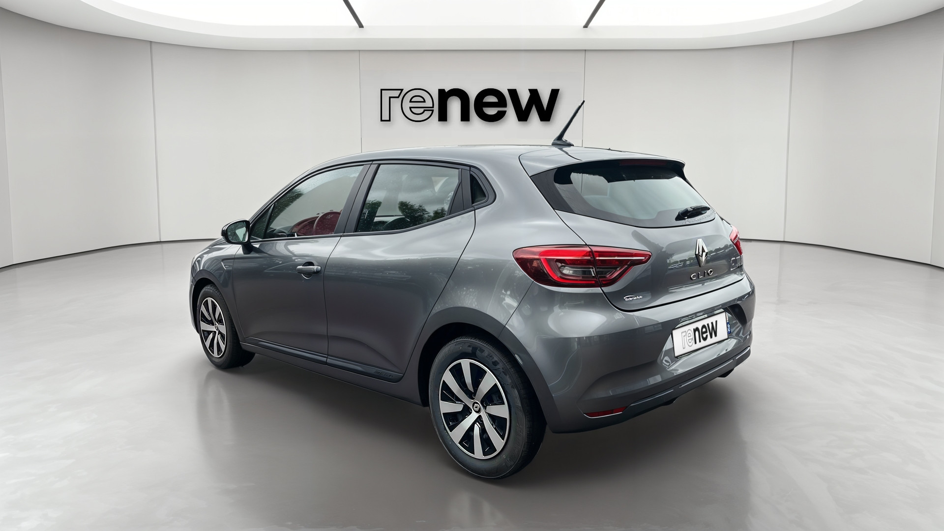 Vente en ligne Renault Clio 5 Clio E-Tech full hybrid 145 au prix de 17 990 €