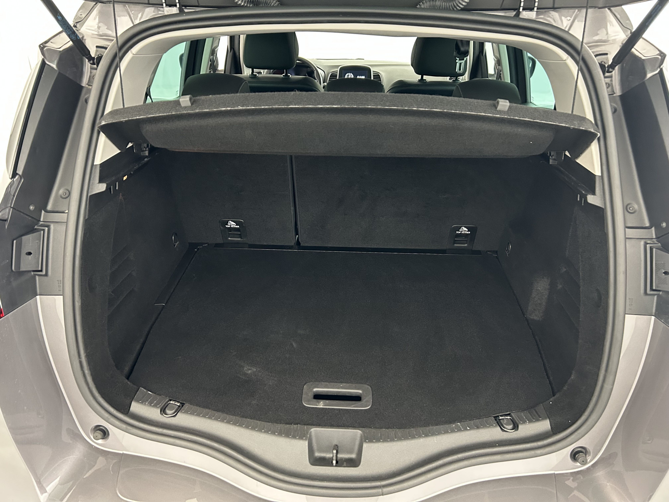 Vente en ligne Renault Scenic 4 Scenic TCe 140 FAP EDC - 21 au prix de 19 990 €