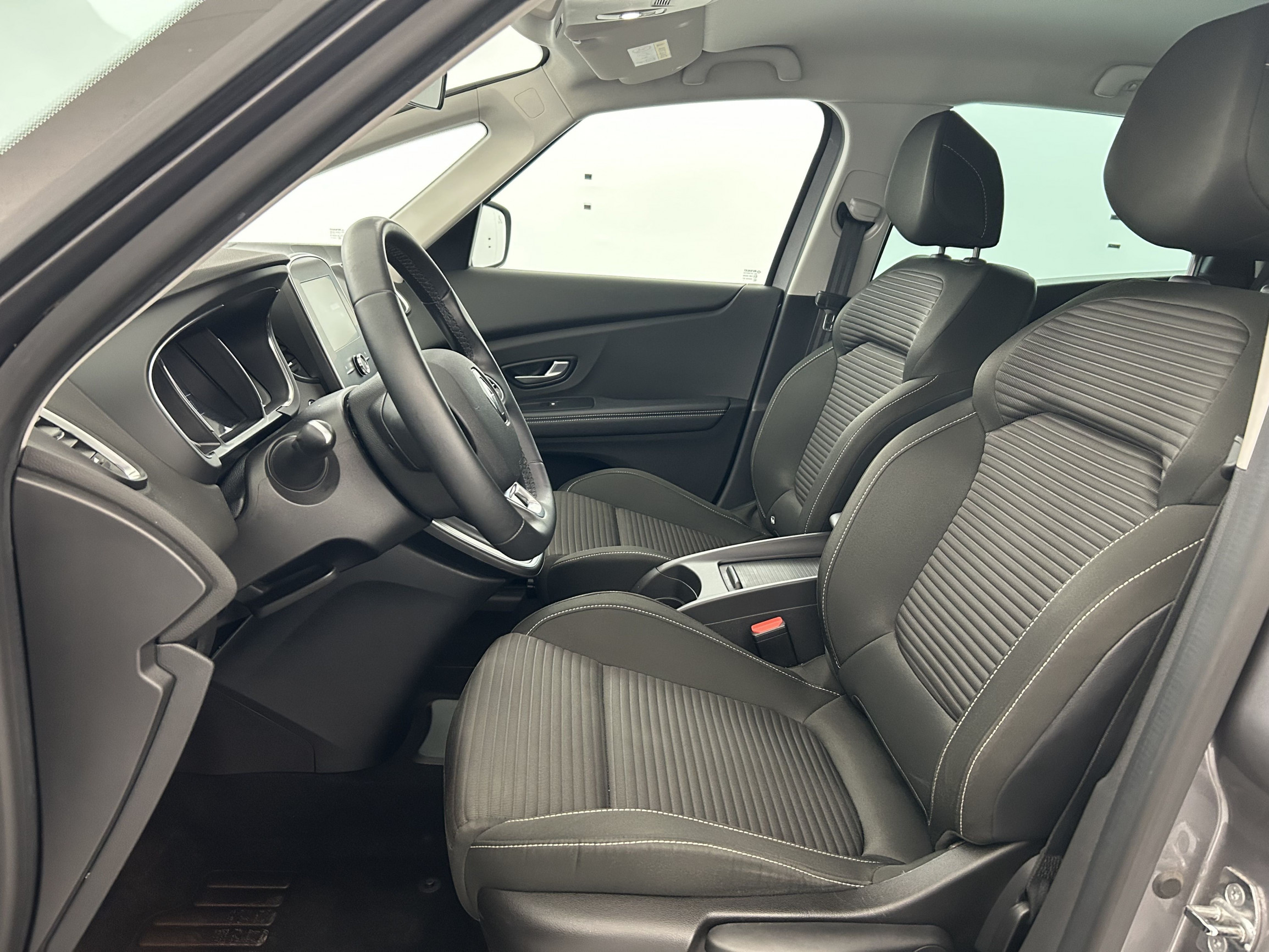 Vente en ligne Renault Scenic 4 Scenic TCe 140 FAP EDC - 21 au prix de 19 990 €