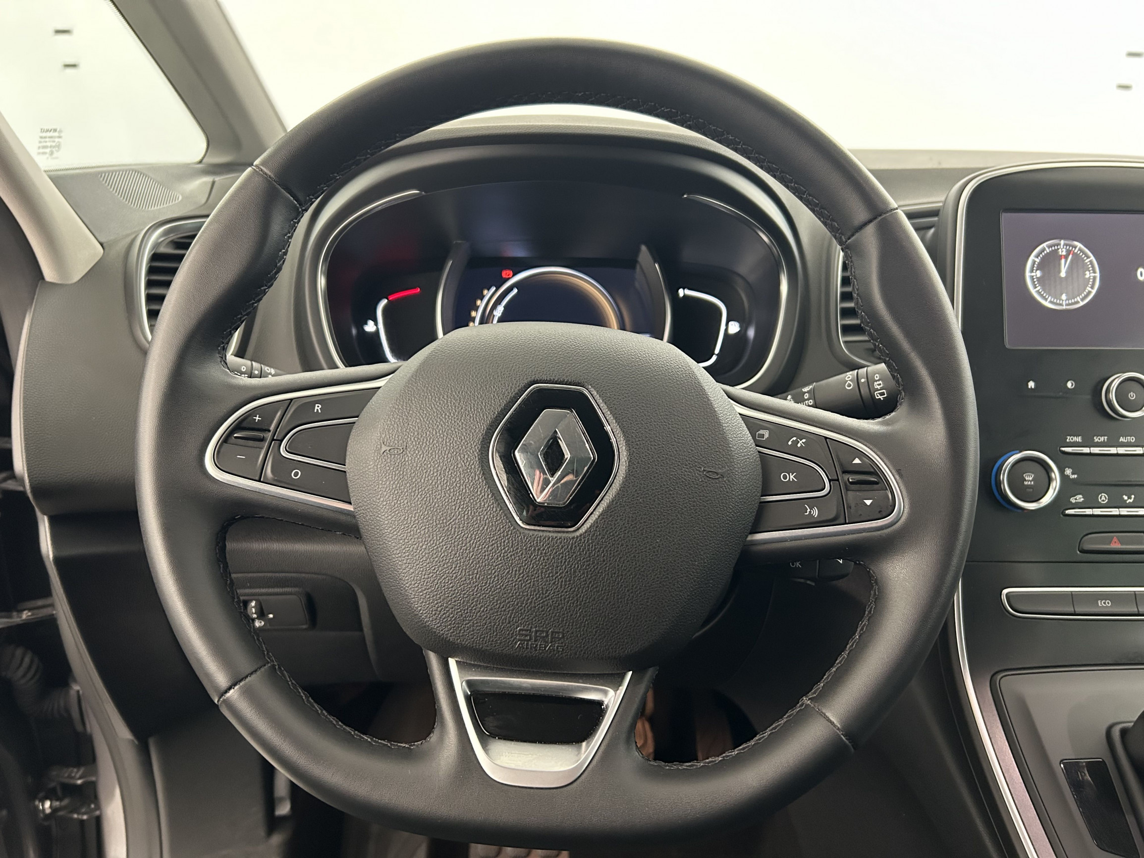 Vente en ligne Renault Scenic 4 Scenic TCe 140 FAP EDC - 21 au prix de 19 990 €