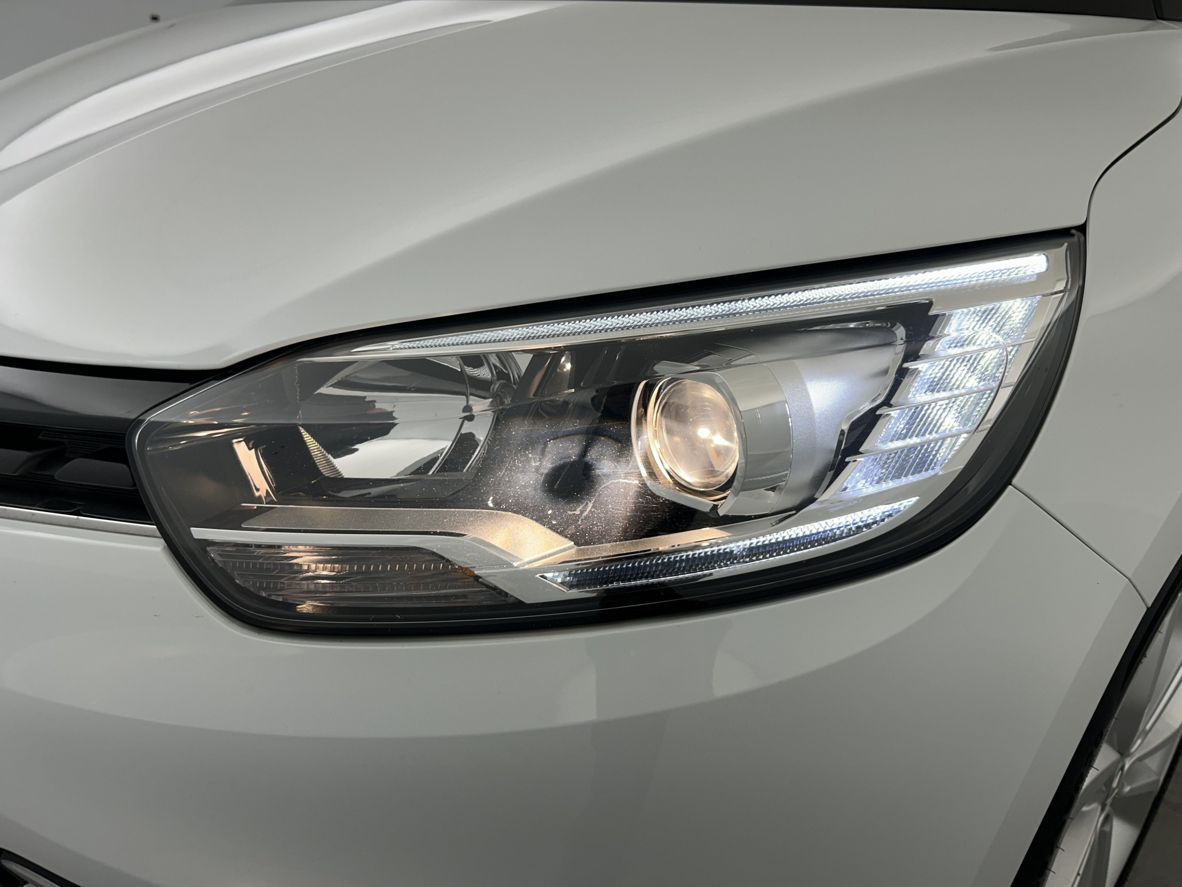 Vente en ligne Renault Scenic 4 Scenic dCi 110 Energy au prix de 15 990 €