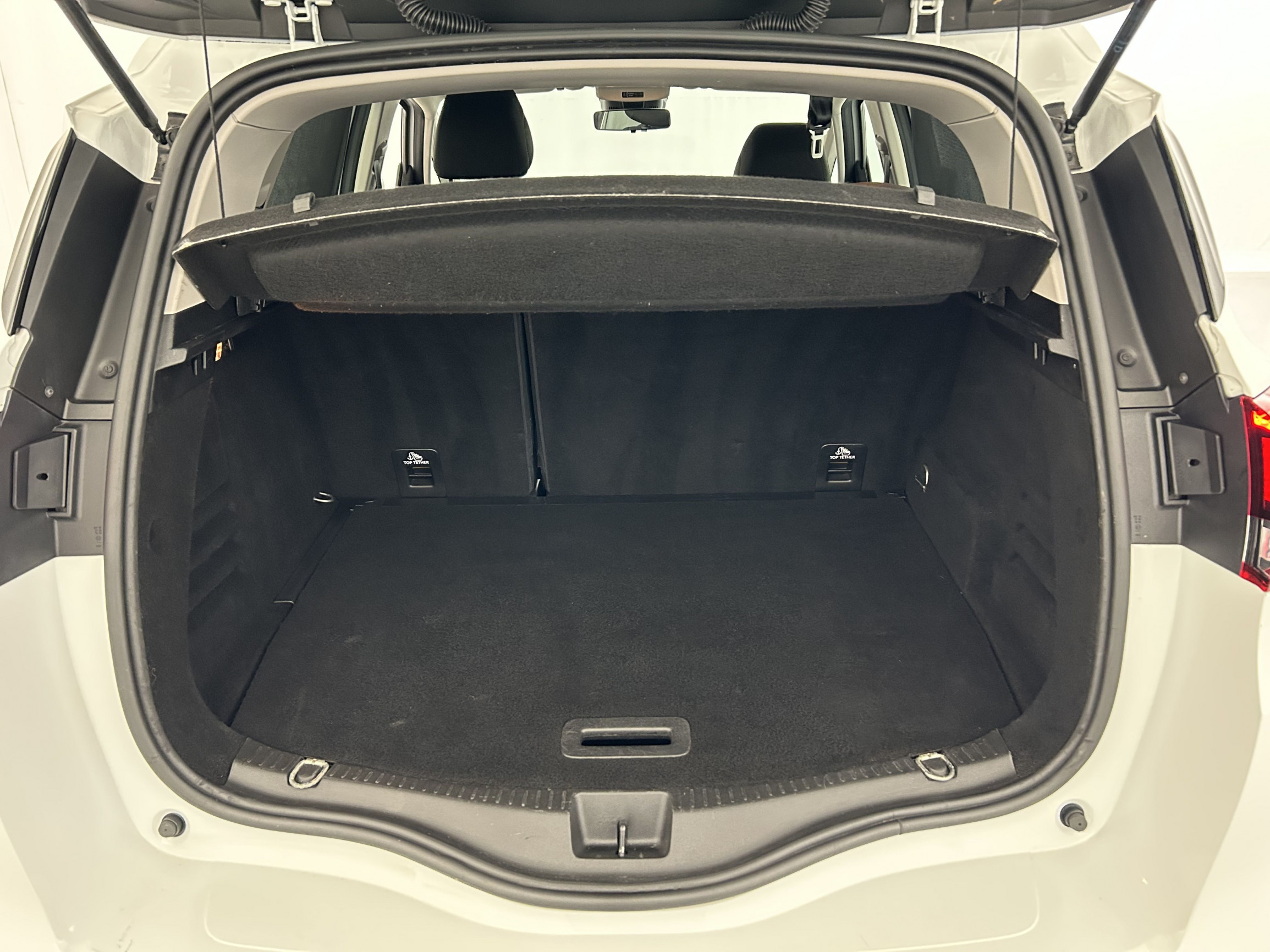 Vente en ligne Renault Scenic 4 Scenic dCi 110 Energy au prix de 15 990 €