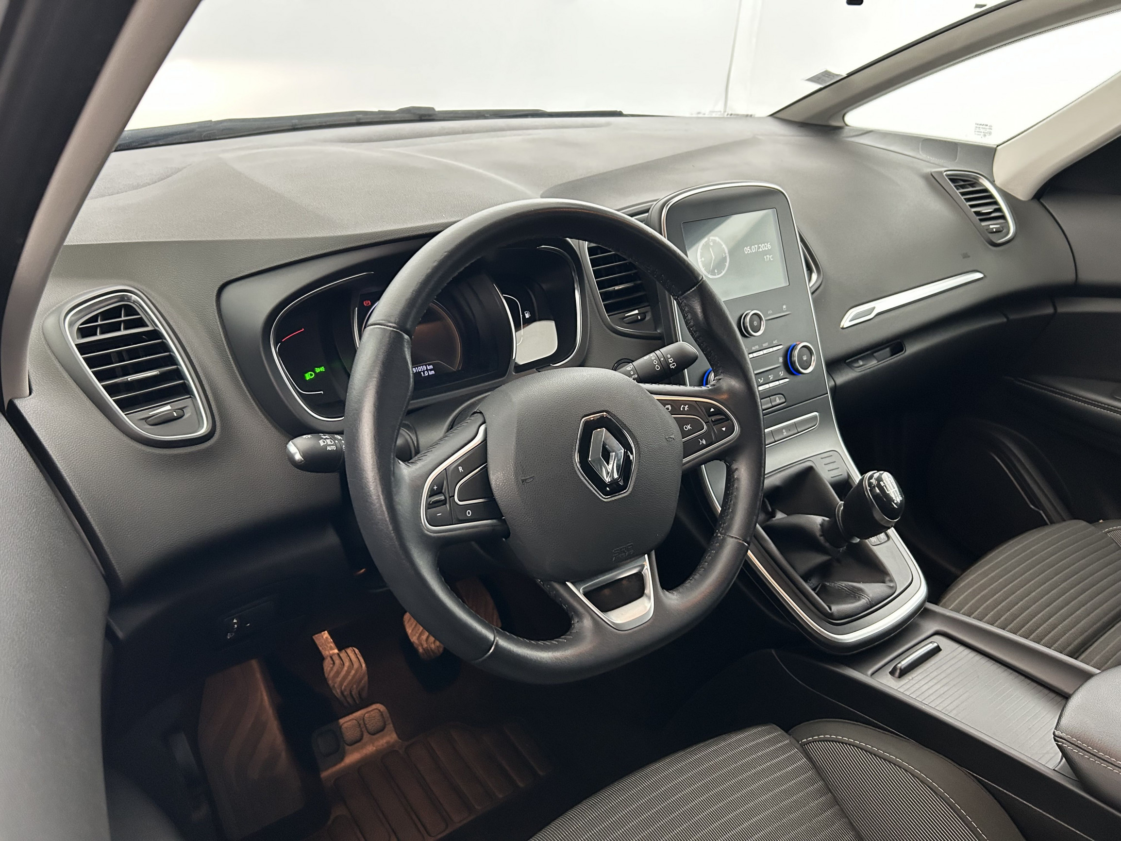 Vente en ligne Renault Scenic 4 Scenic dCi 110 Energy au prix de 15 990 €