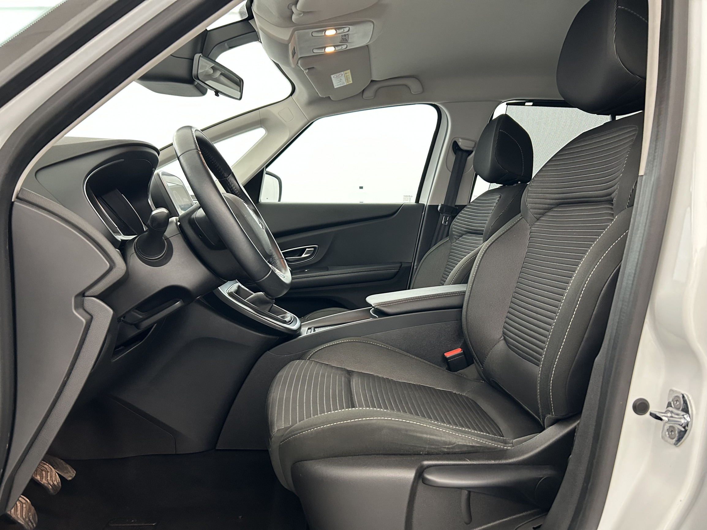 Vente en ligne Renault Scenic 4 Scenic dCi 110 Energy au prix de 15 990 €