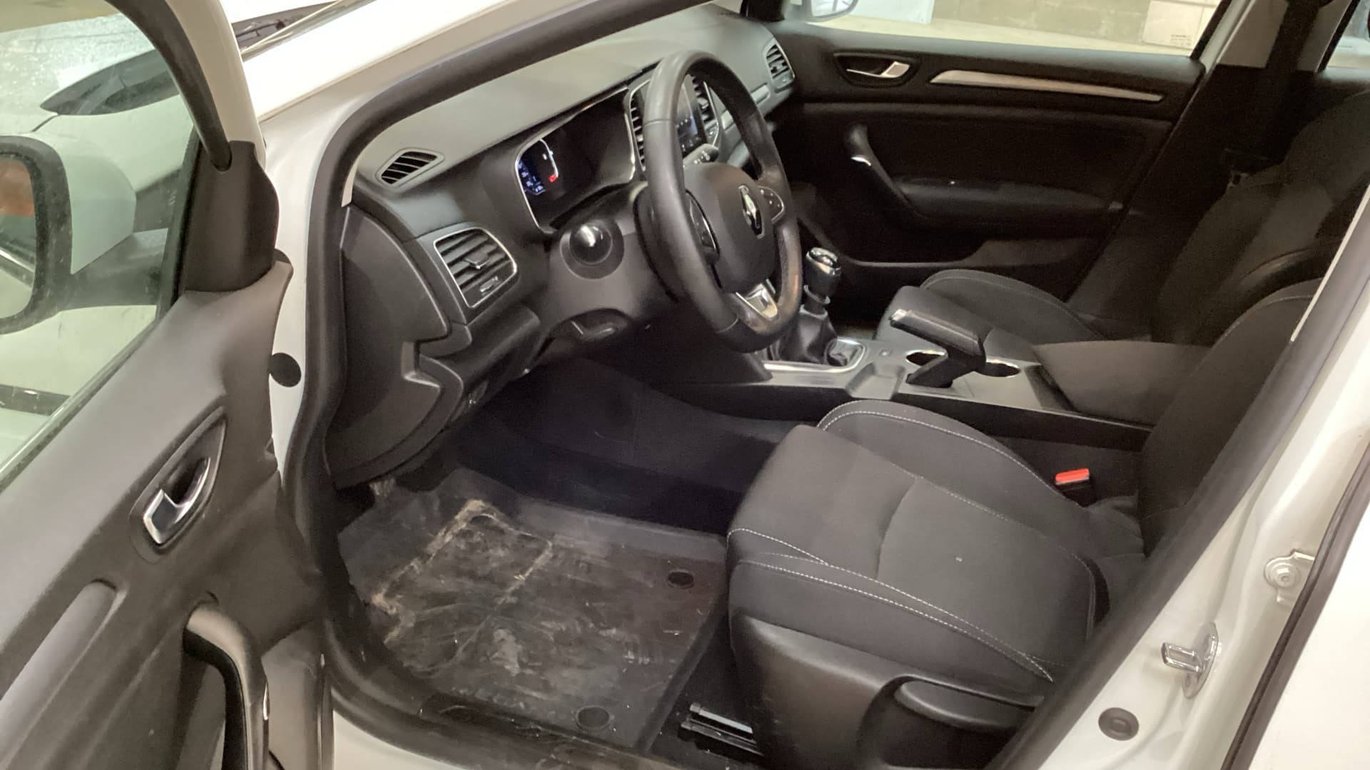 Vente en ligne Renault Megane 4 Mégane IV Berline TCe 115 FAP au prix de 15 990 €