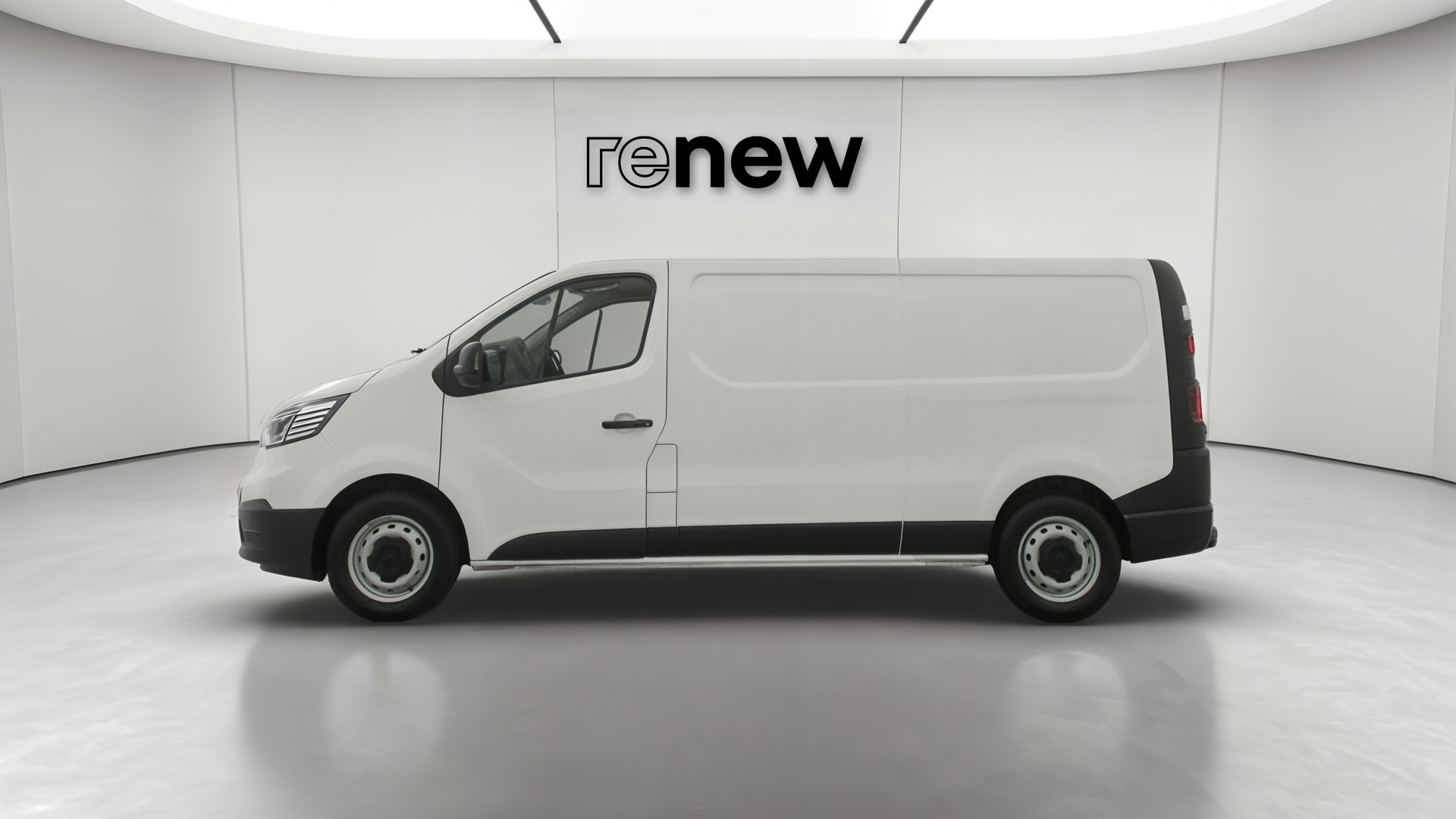 Vente en ligne Renault Trafic 3 Fourgon TRAFIC FGN L2H1 3000 KG BLUE DCI 130 au prix de 23 990 €