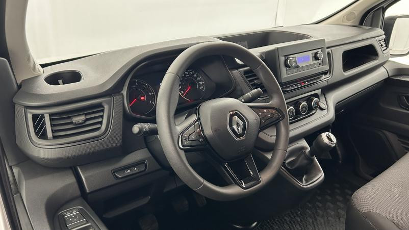 Vente en ligne Renault Trafic 3 Fourgon TRAFIC FGN L2H1 3000 KG BLUE DCI 130 au prix de 23 990 €