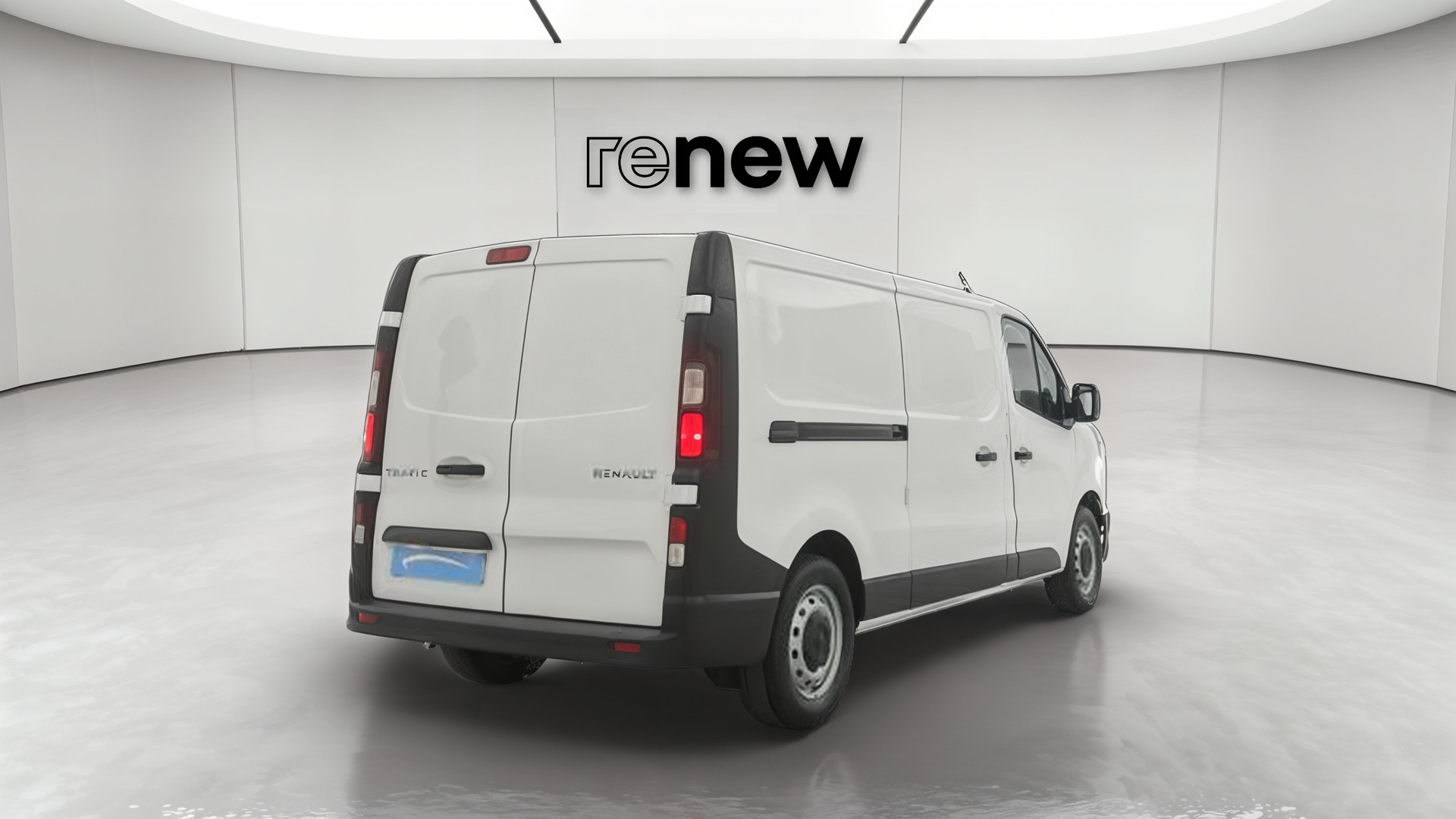 Vente en ligne Renault Trafic 3 Fourgon TRAFIC FGN L2H1 3000 KG BLUE DCI 130 au prix de 23 990 €