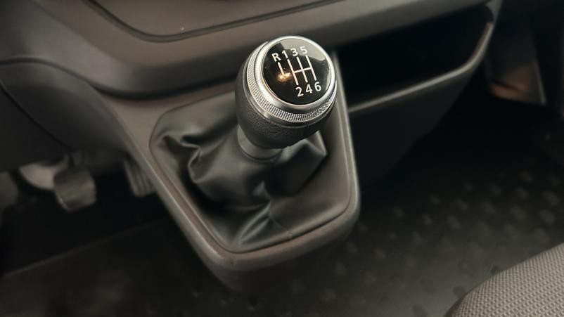 Vente en ligne Renault Trafic 3 Fourgon TRAFIC FGN L2H1 3000 KG BLUE DCI 130 au prix de 23 990 €