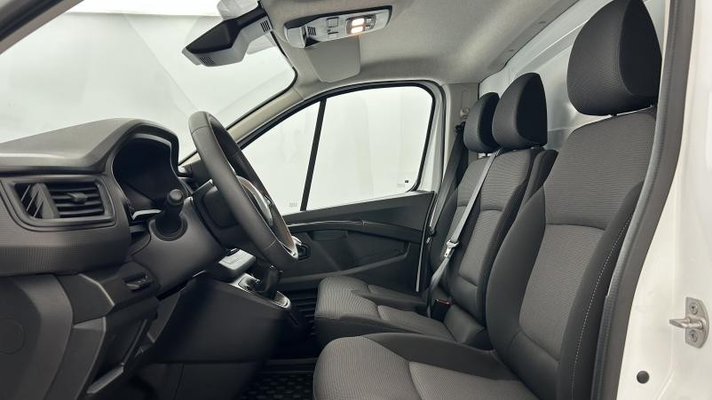 Vente en ligne Renault Trafic 3 Fourgon TRAFIC FGN L2H1 3000 KG BLUE DCI 130 au prix de 23 990 €