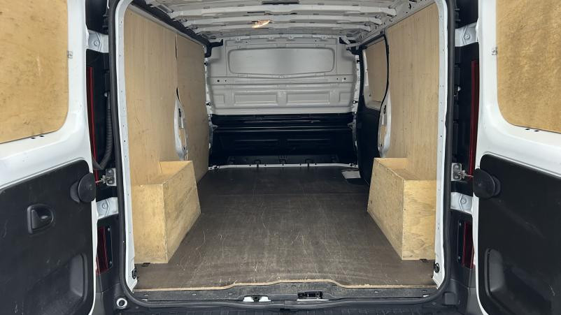 Vente en ligne Renault Trafic 3 Fourgon TRAFIC FGN L2H1 3000 KG BLUE DCI 130 au prix de 23 990 €