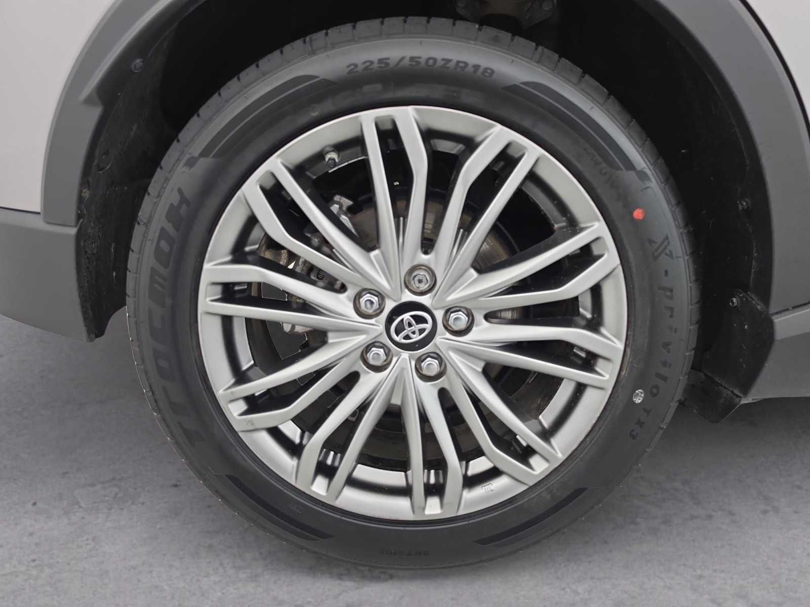 Vente en ligne Toyota C-HR C-HR Hybride 2.0L au prix de 19 990 €