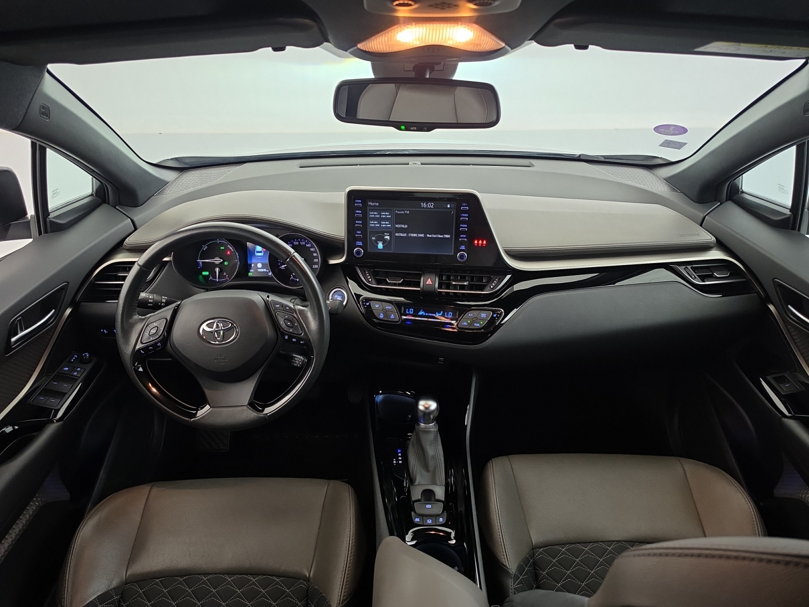 Vente en ligne Toyota C-HR C-HR Hybride 2.0L au prix de 19 990 €
