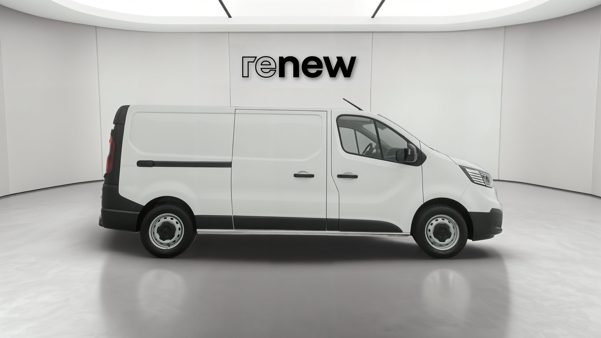 Vente en ligne Renault Trafic 3 Fourgon TRAFIC FGN L2H1 3000 KG BLUE DCI 130 au prix de 23 290 €