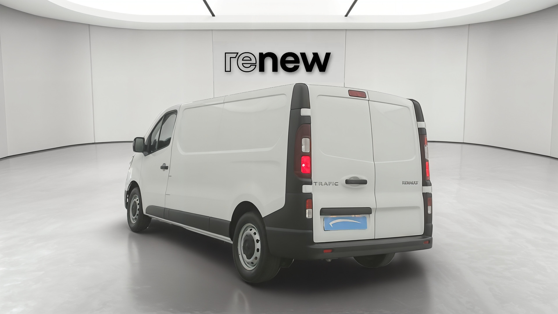 Vente en ligne Renault Trafic 3 Fourgon TRAFIC FGN L2H1 3000 KG BLUE DCI 130 au prix de 23 290 €