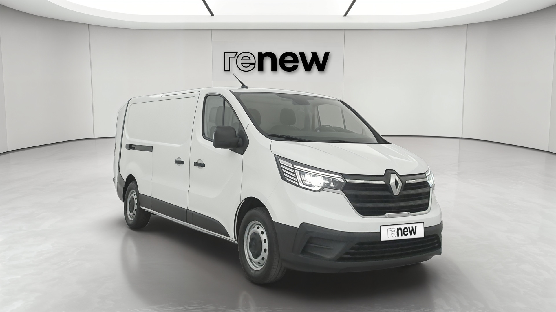 Vente en ligne Renault Trafic 3 Fourgon TRAFIC FGN L2H1 3000 KG BLUE DCI 130 au prix de 23 290 €