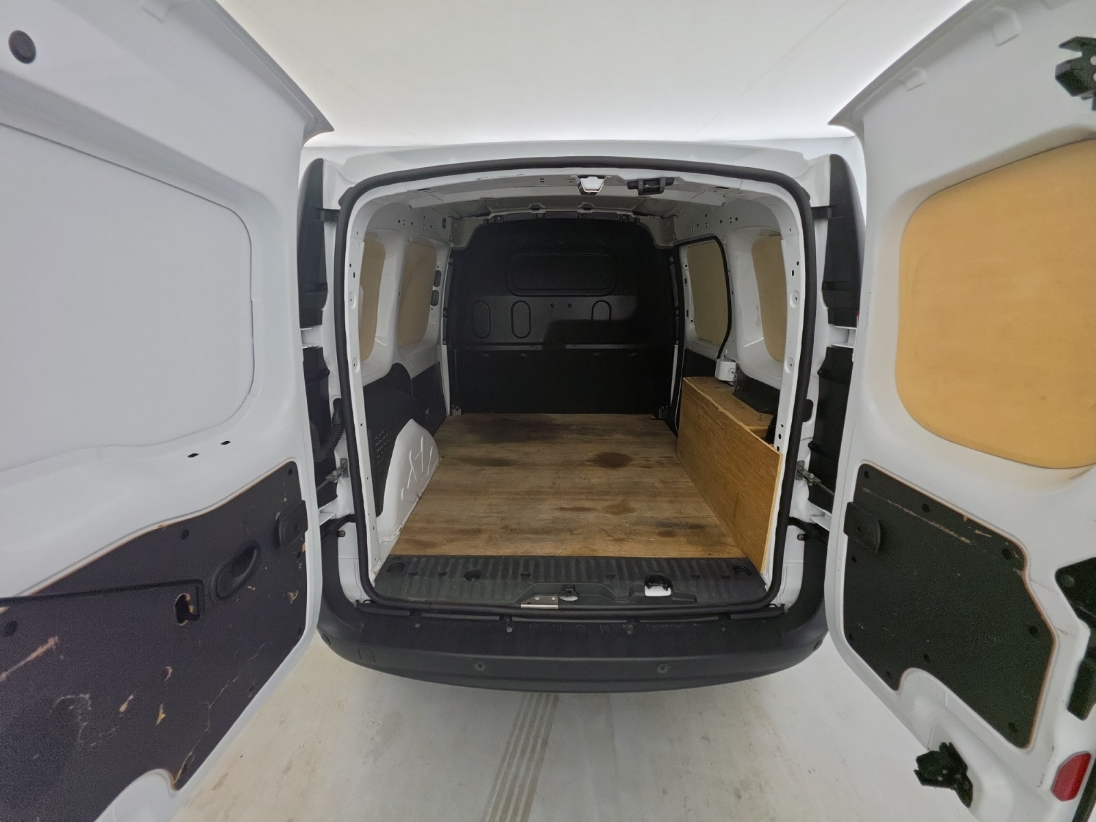 Vente en ligne Renault Kangoo Express  BLUE DCI 95 au prix de 13 990 €