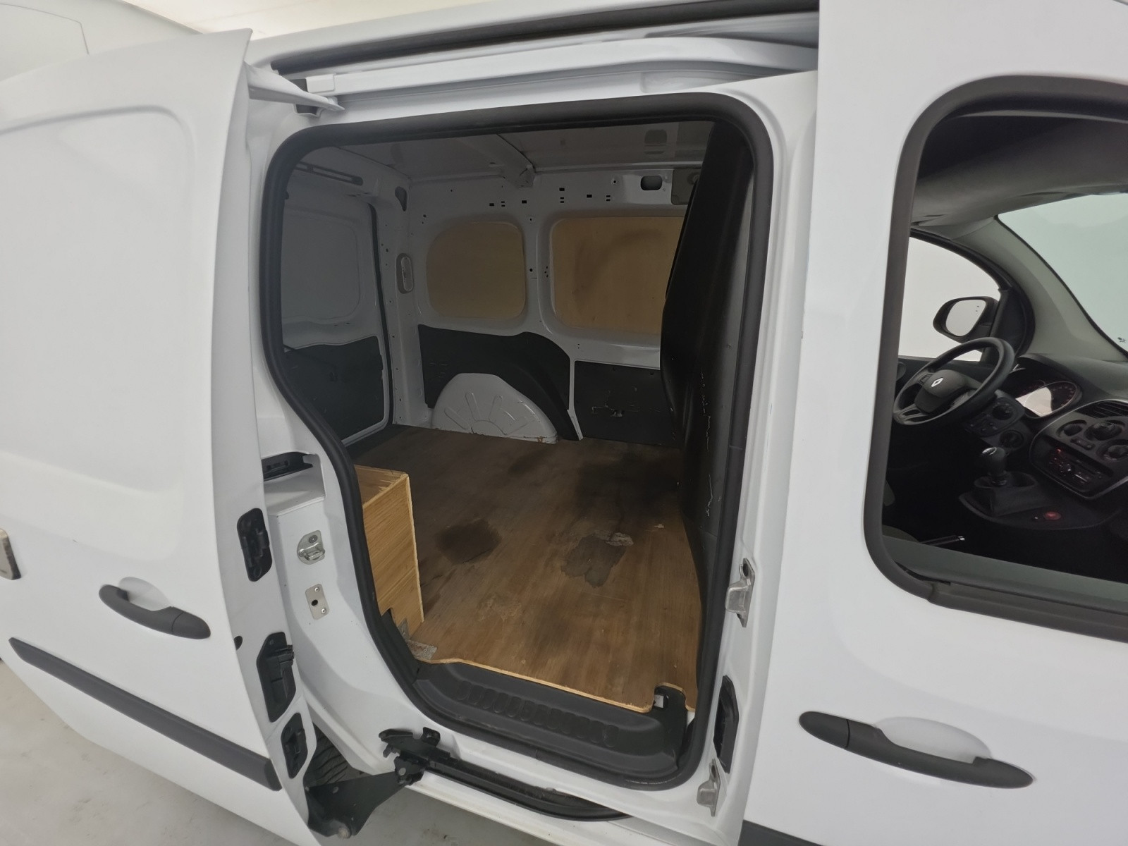 Vente en ligne Renault Kangoo Express  BLUE DCI 95 au prix de 13 990 €