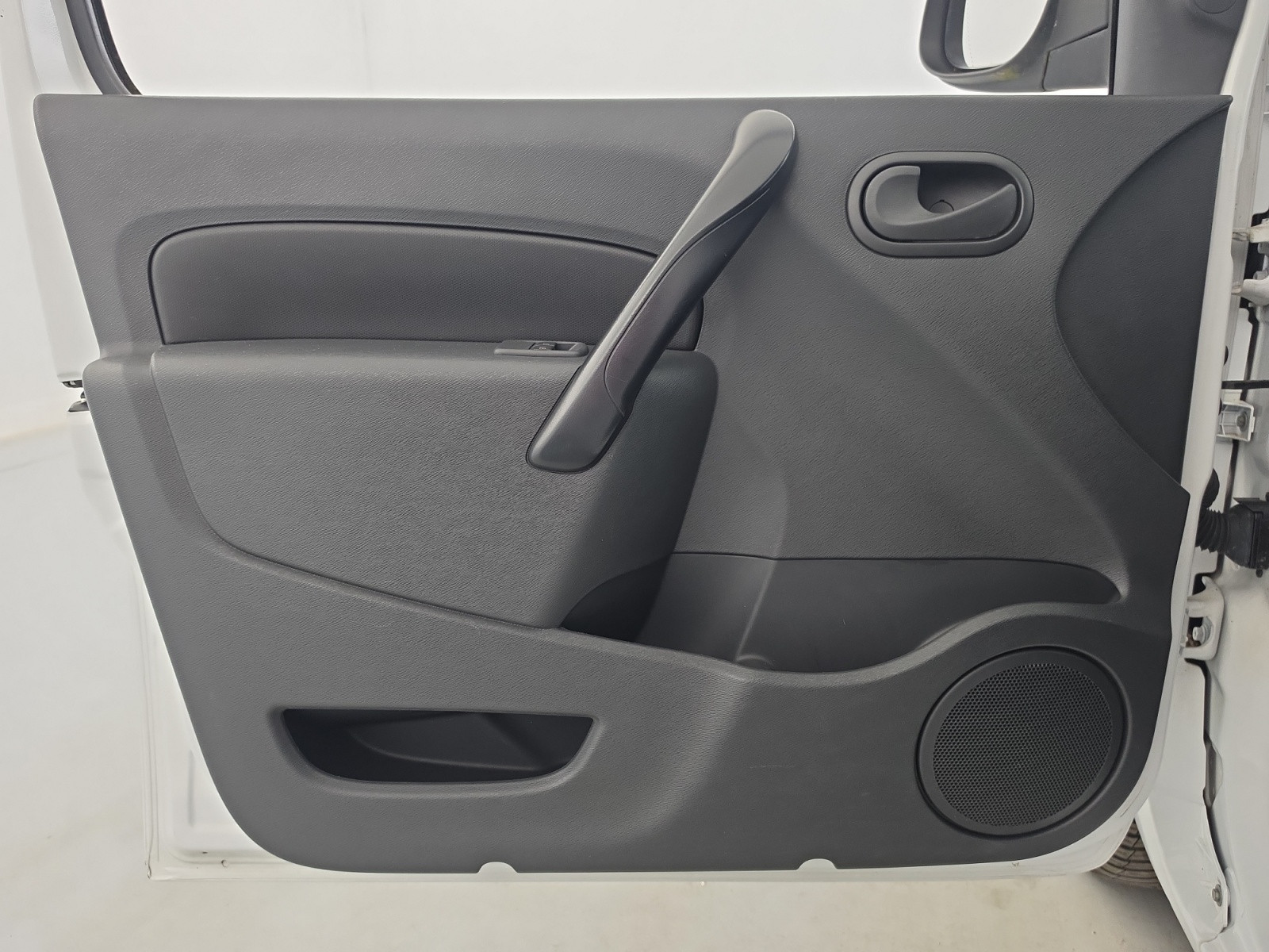Vente en ligne Renault Kangoo Express  BLUE DCI 95 au prix de 13 990 €