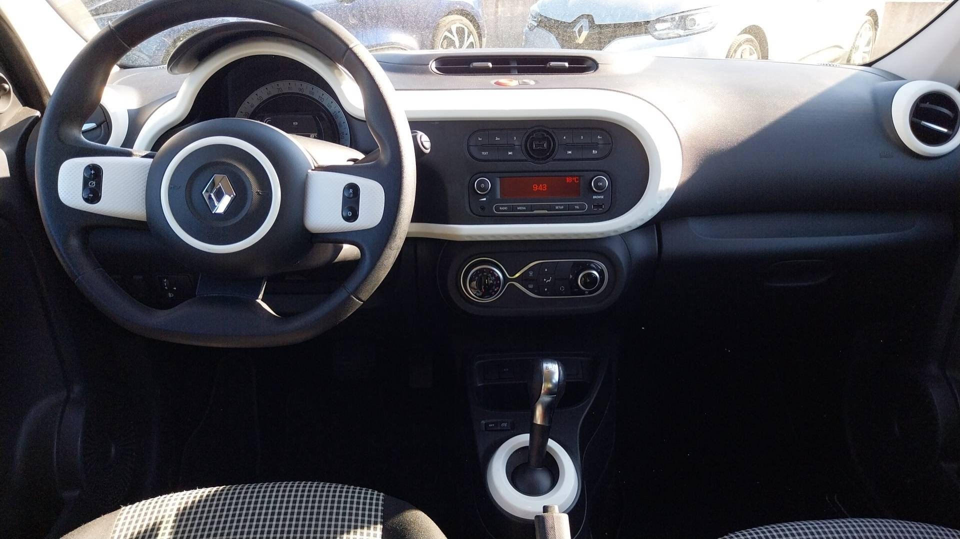 Vente en ligne Renault Twingo Electrique Twingo III E-Tech au prix de 10 990 €