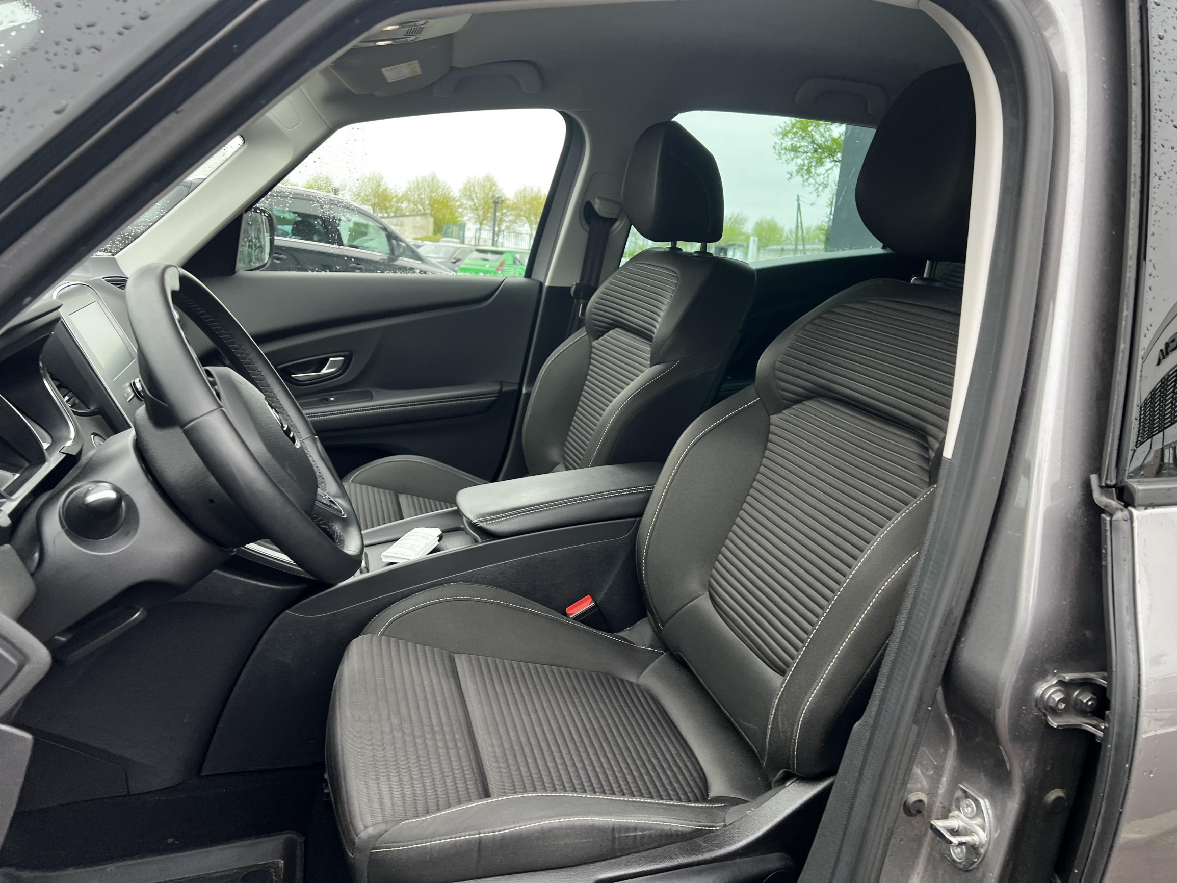 Vente en ligne Renault Scenic 4 Scenic TCe 140 FAP EDC - 21 au prix de 19 990 €